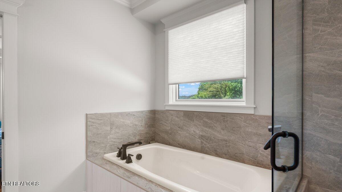 560 Silent River Lane Loudon TN 37774