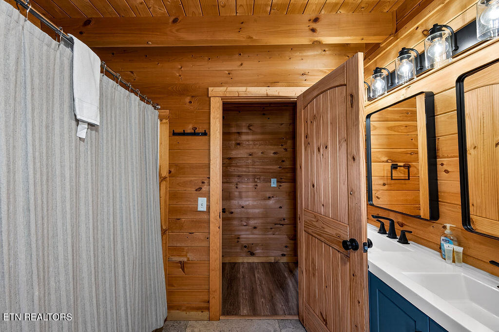 745 Ski View Lane Pigeon Forge TN 37876