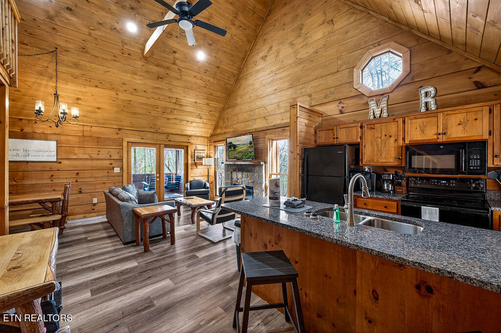 745 Ski View Lane Pigeon Forge TN 37876