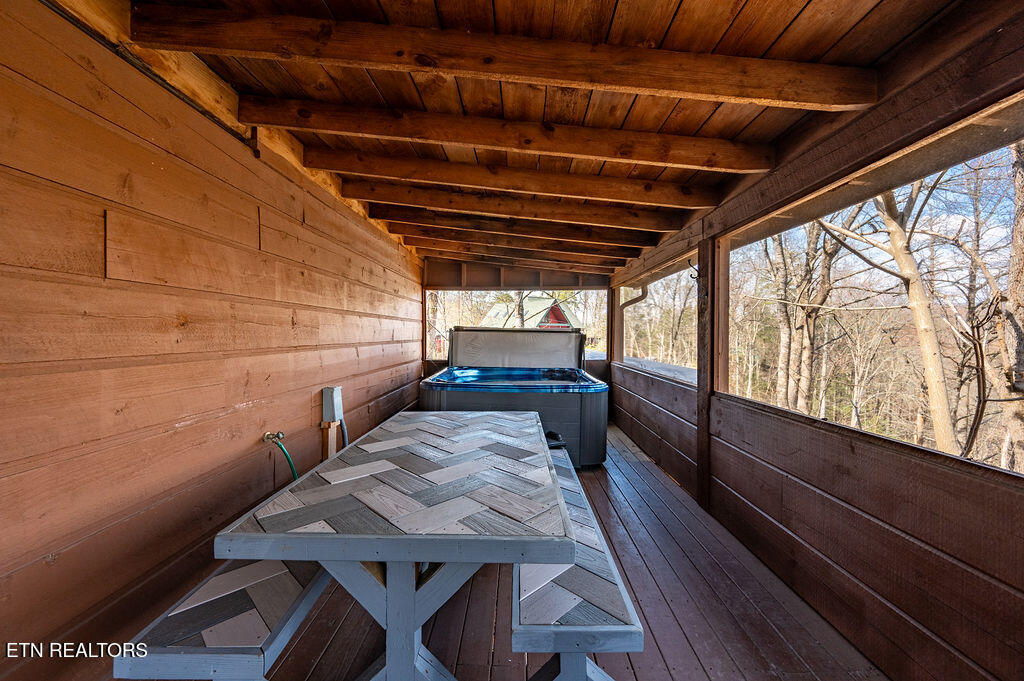 745 Ski View Lane Pigeon Forge TN 37876
