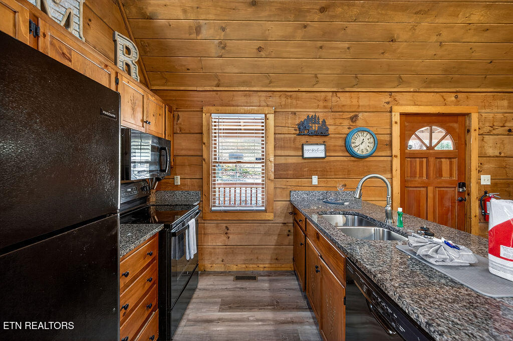 745 Ski View Lane Pigeon Forge TN 37876