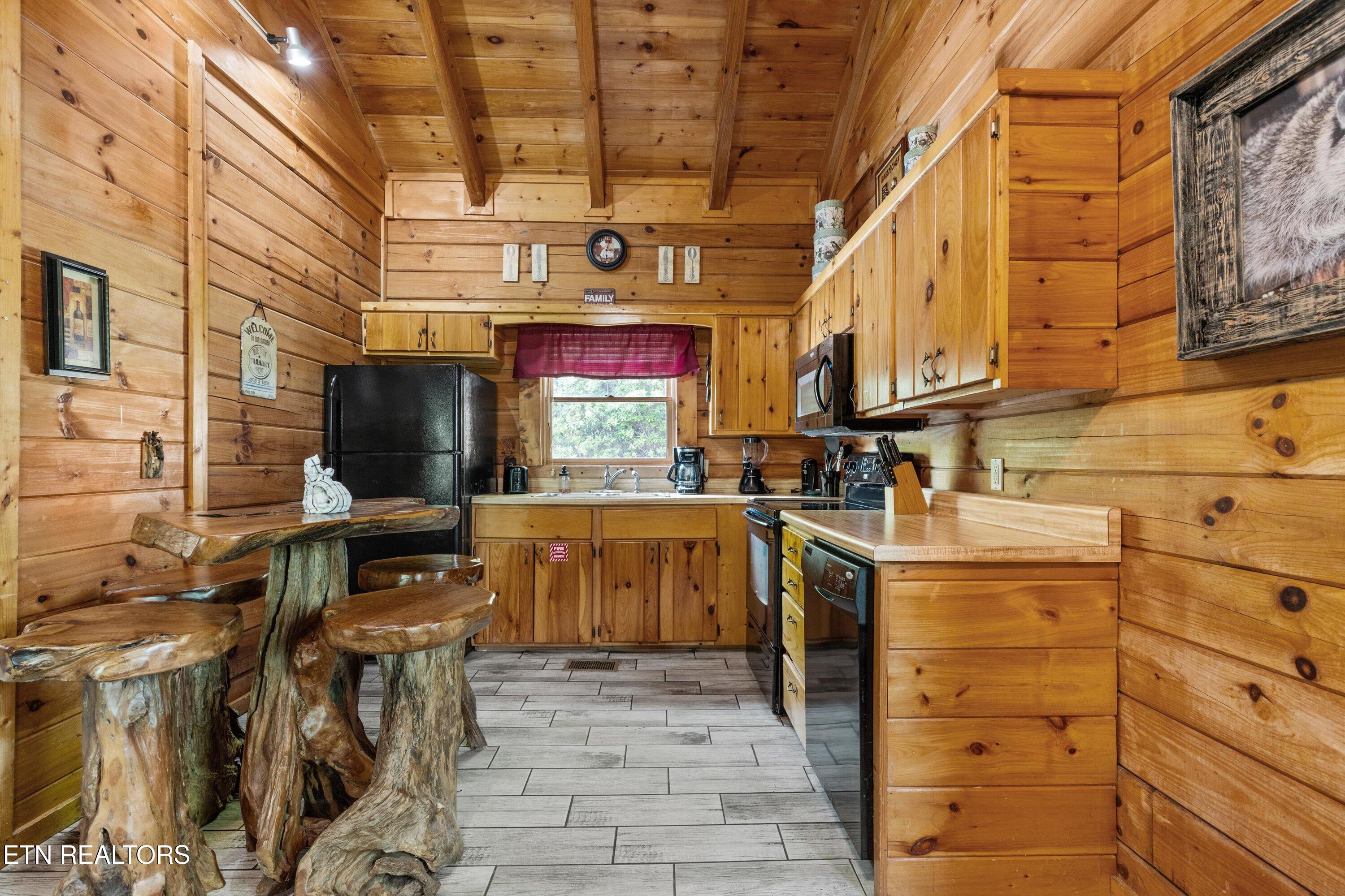 1613 Misty Hollow Way Gatlinburg TN 37738