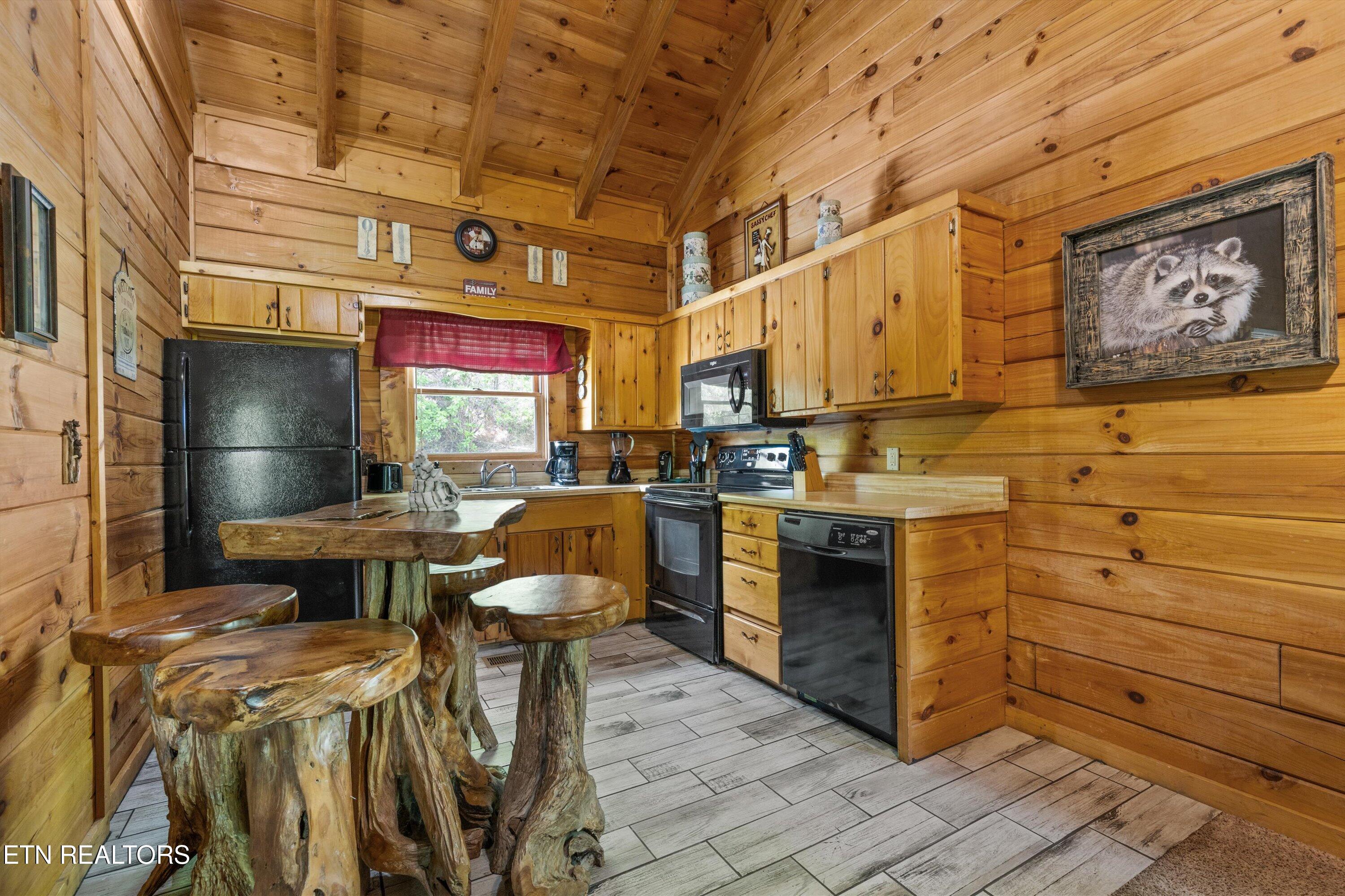 1613 Misty Hollow Way Gatlinburg TN 37738