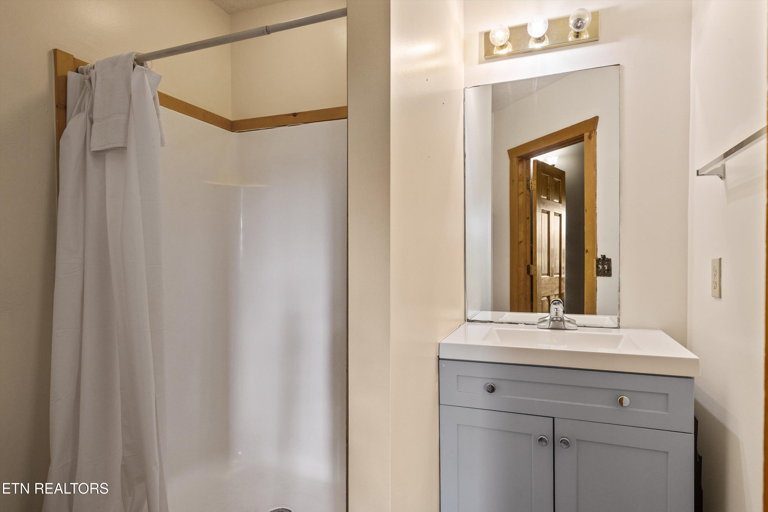 1613 Misty Hollow Way Gatlinburg TN 37738