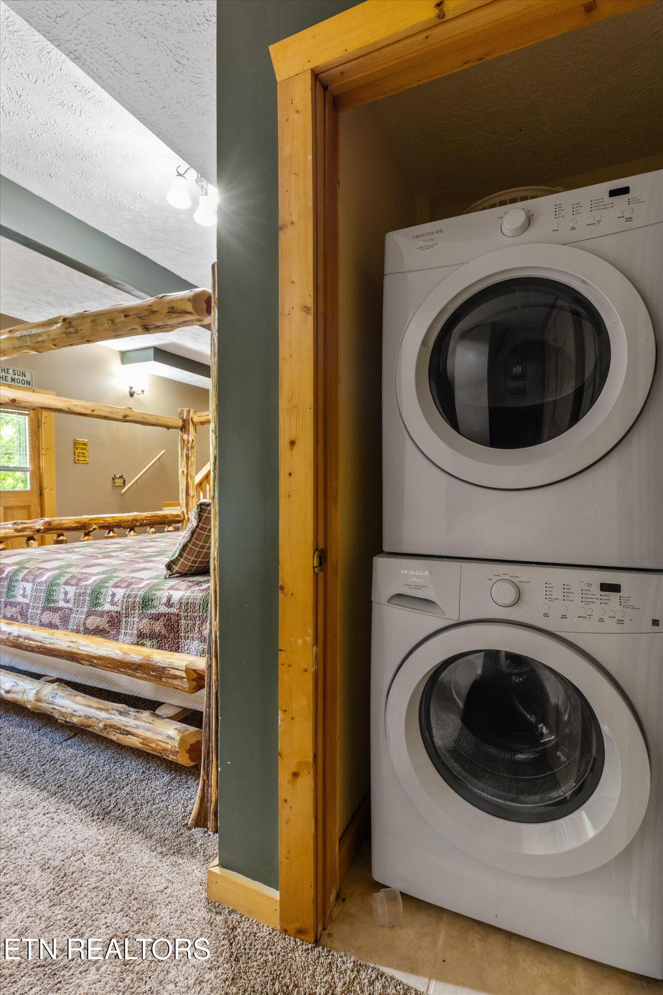 1613 Misty Hollow Way Gatlinburg TN 37738