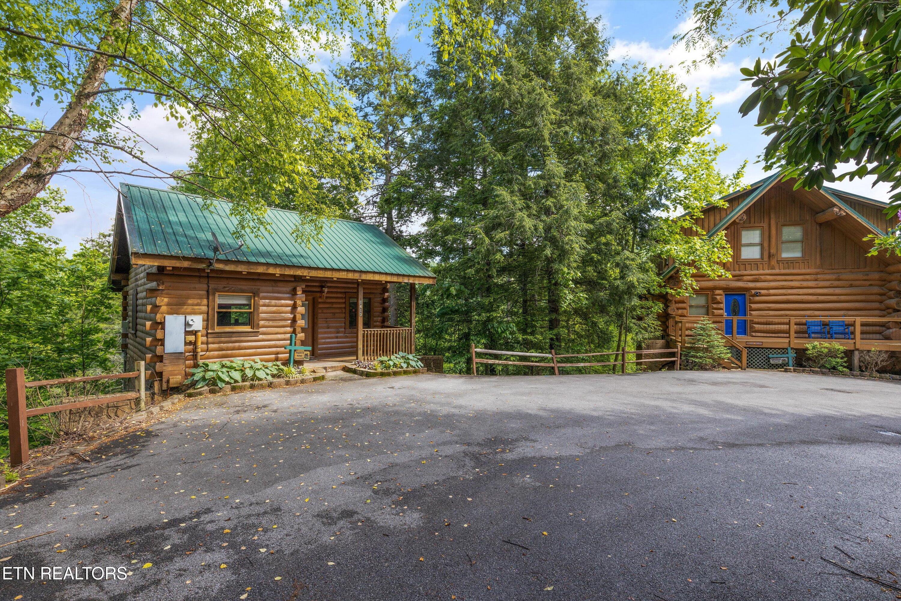 1613 Misty Hollow Way Gatlinburg TN 37738