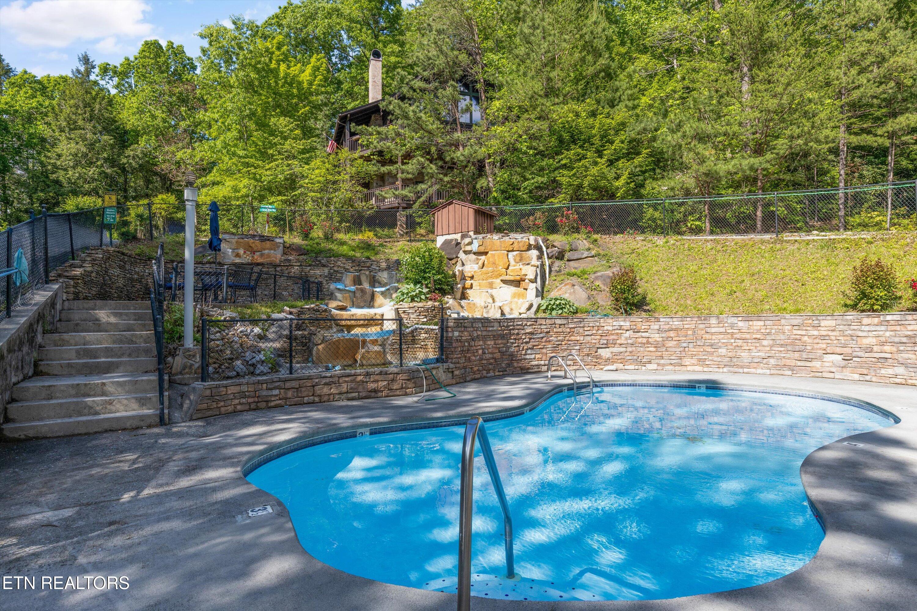 1613 Misty Hollow Way Gatlinburg TN 37738