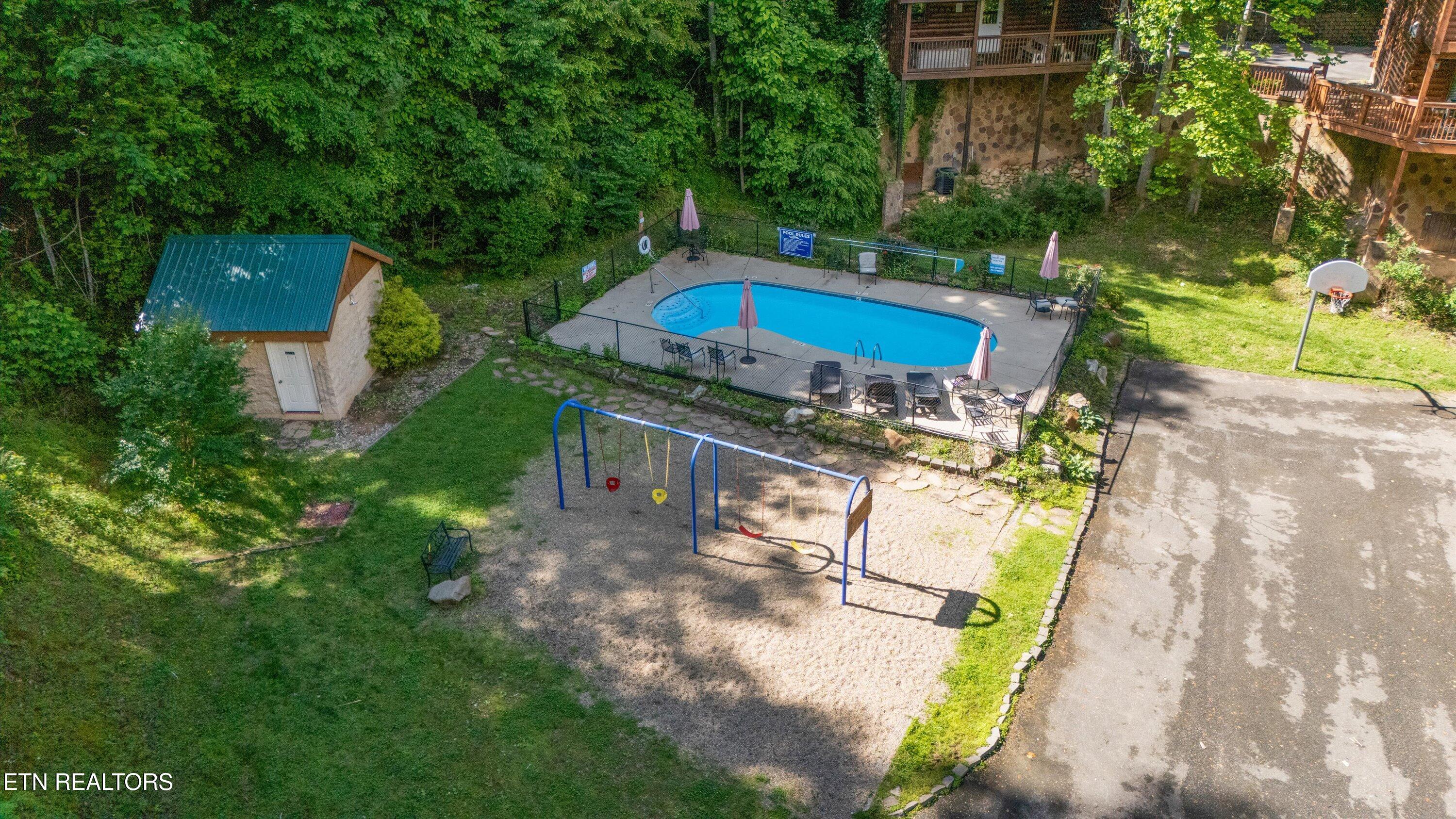 1613 Misty Hollow Way Gatlinburg TN 37738