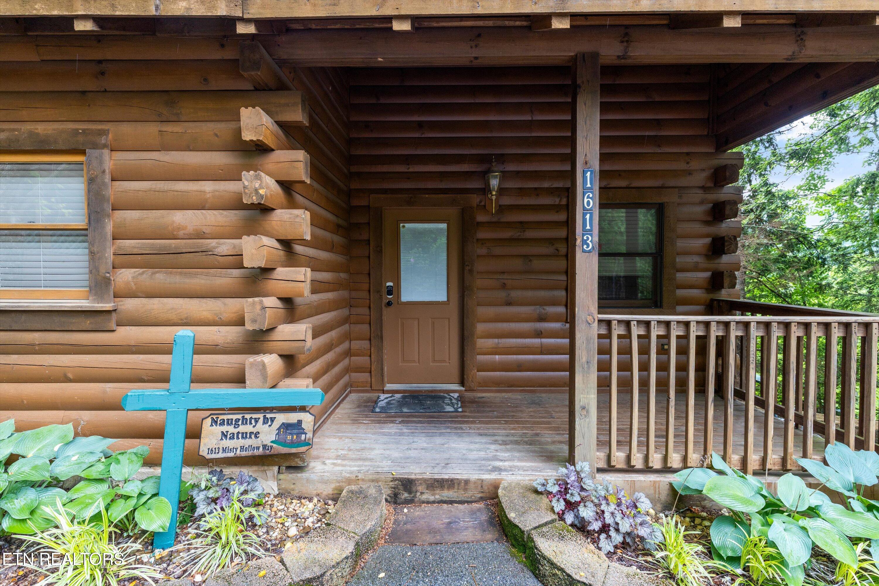 1613 Misty Hollow Way Gatlinburg TN 37738