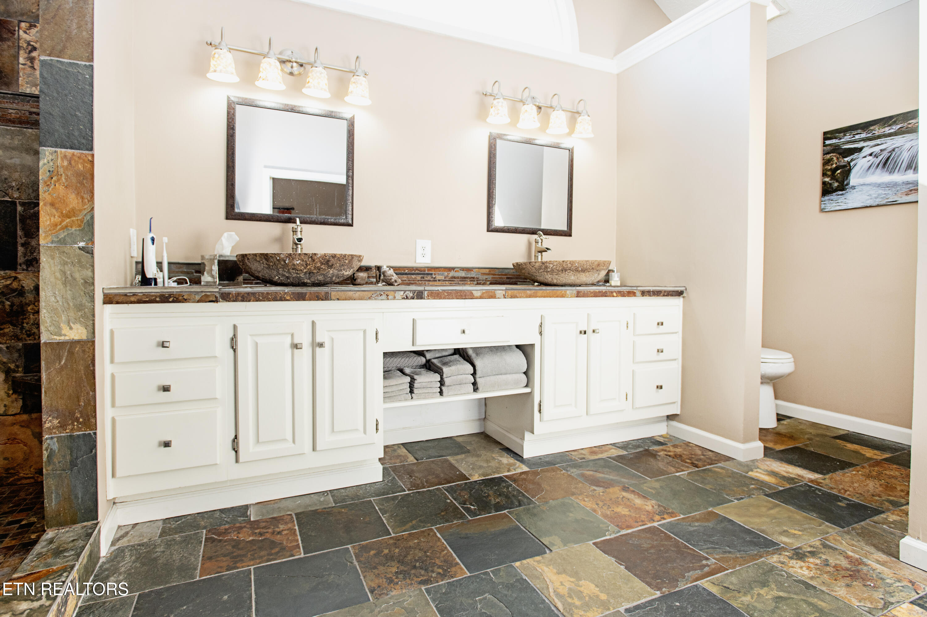3466 Navigator Point Knoxville TN 37922