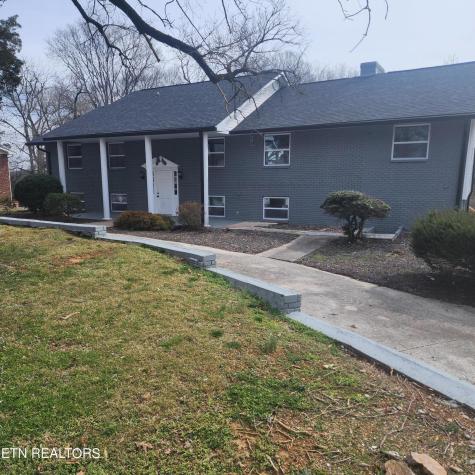 1242 Strange Road Lenoir City TN 37772
