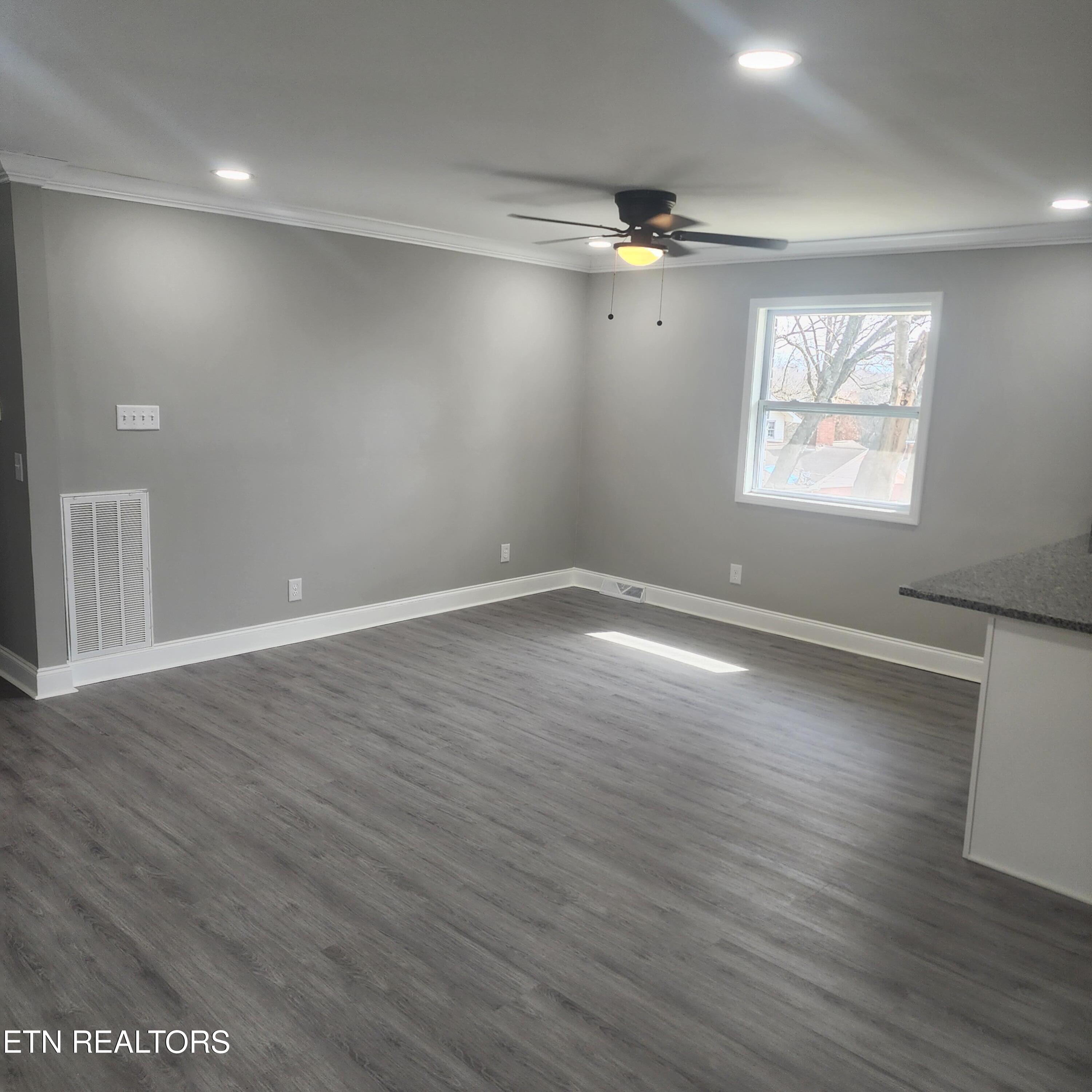 1242 Strange Road Lenoir City TN 37772