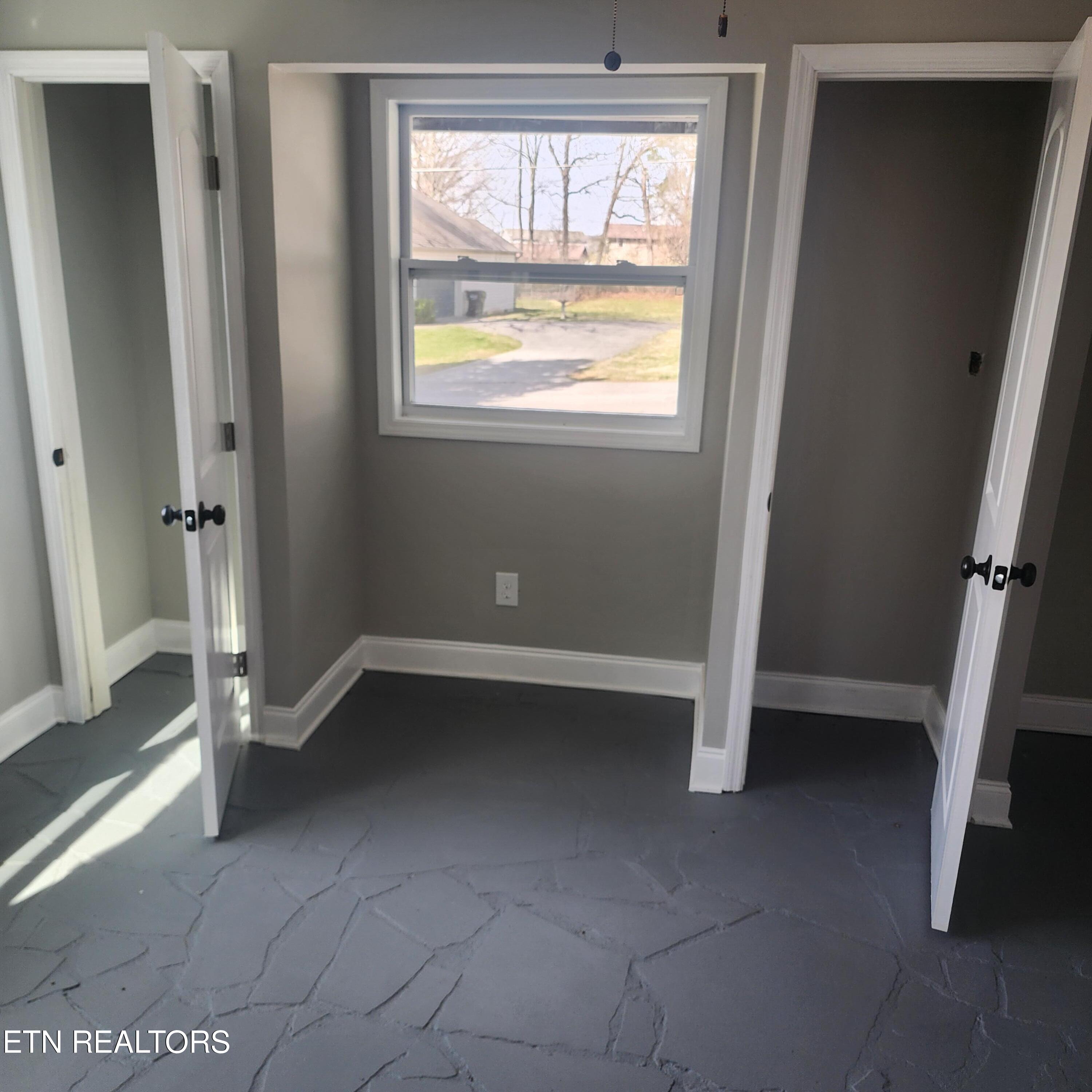 1242 Strange Road Lenoir City TN 37772