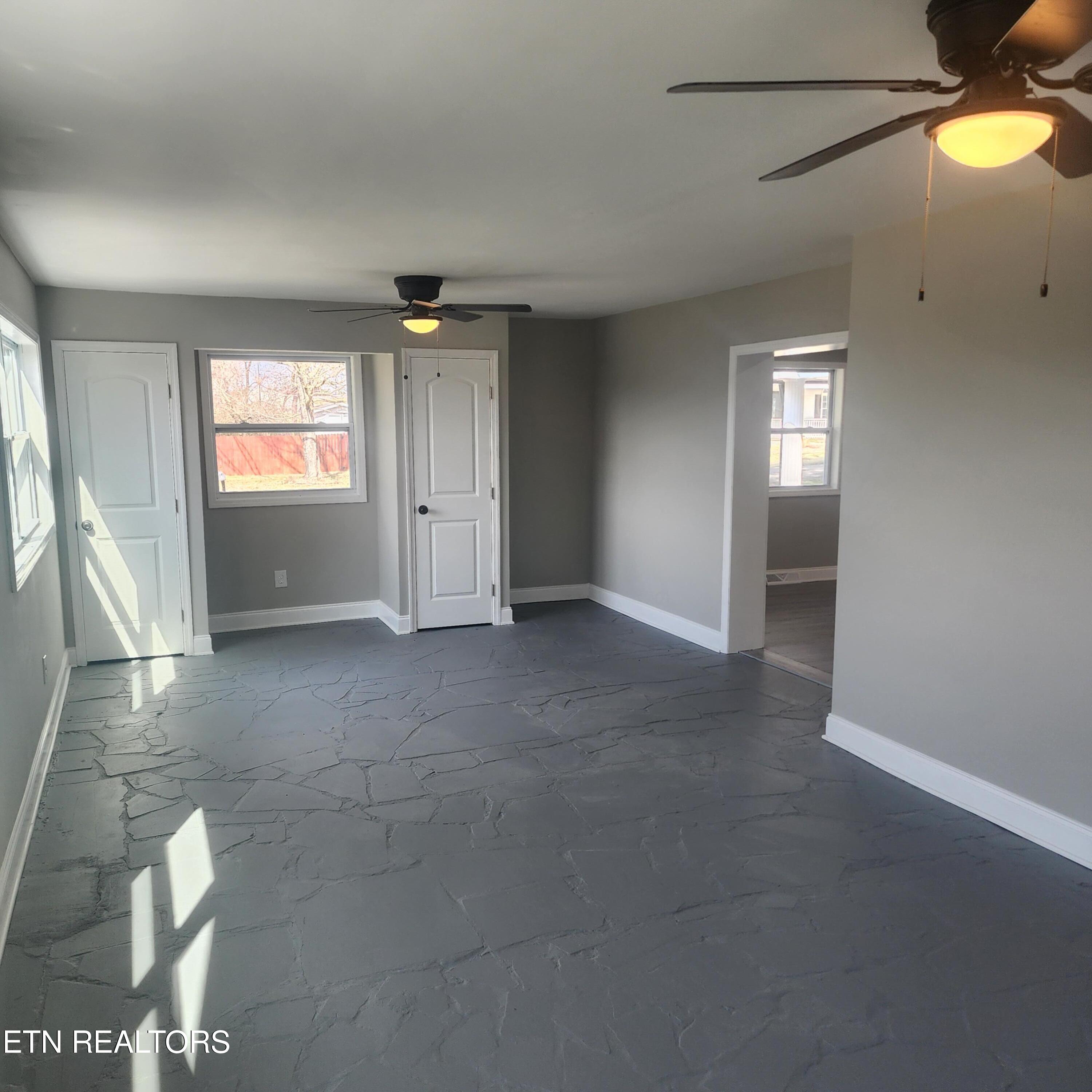 1242 Strange Road Lenoir City TN 37772