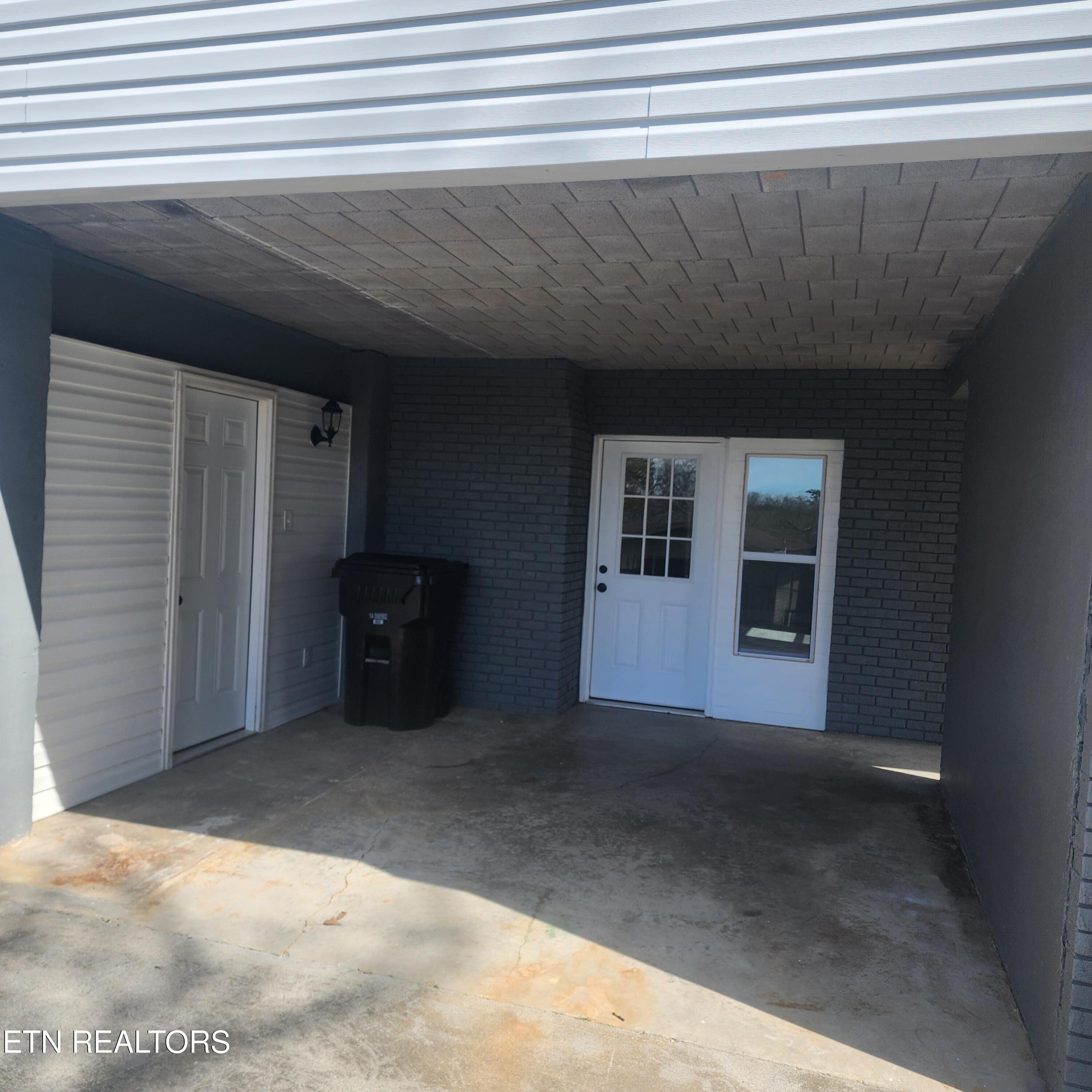 1242 Strange Road Lenoir City TN 37772