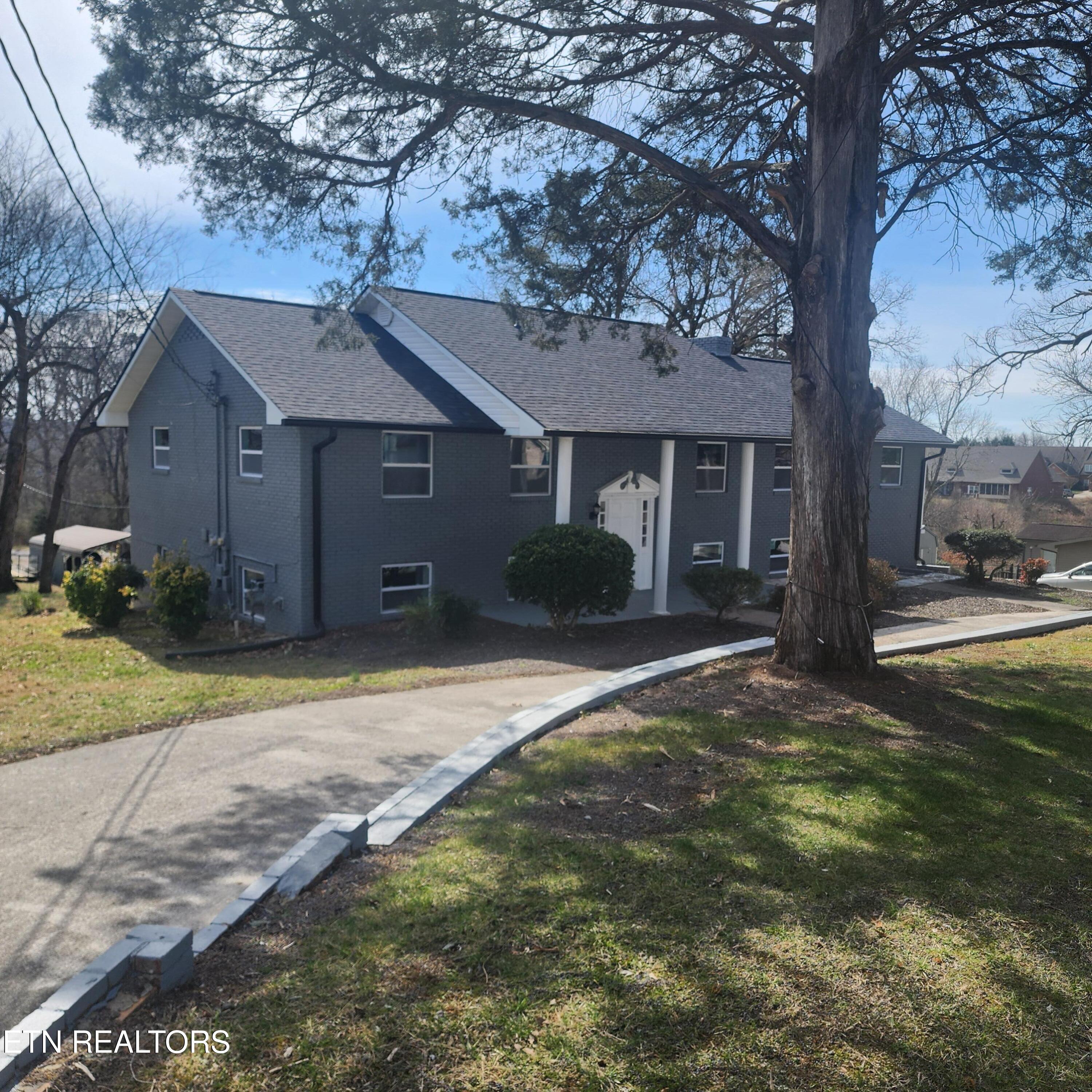 1242 Strange Road Lenoir City TN 37772