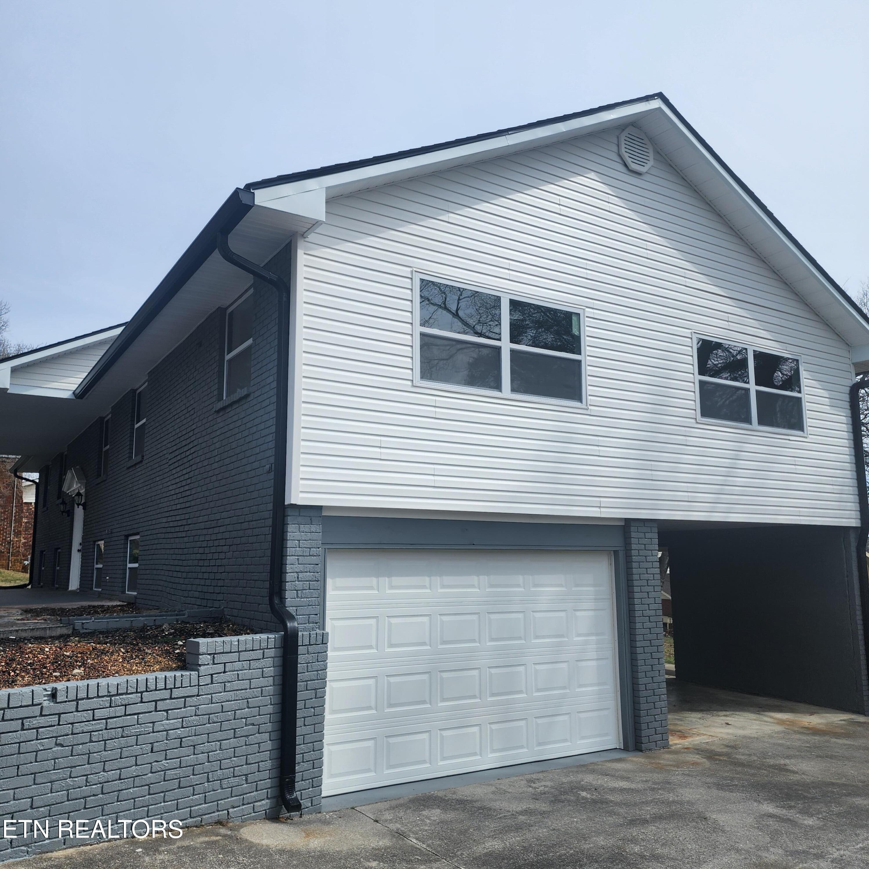 1242 Strange Road Lenoir City TN 37772