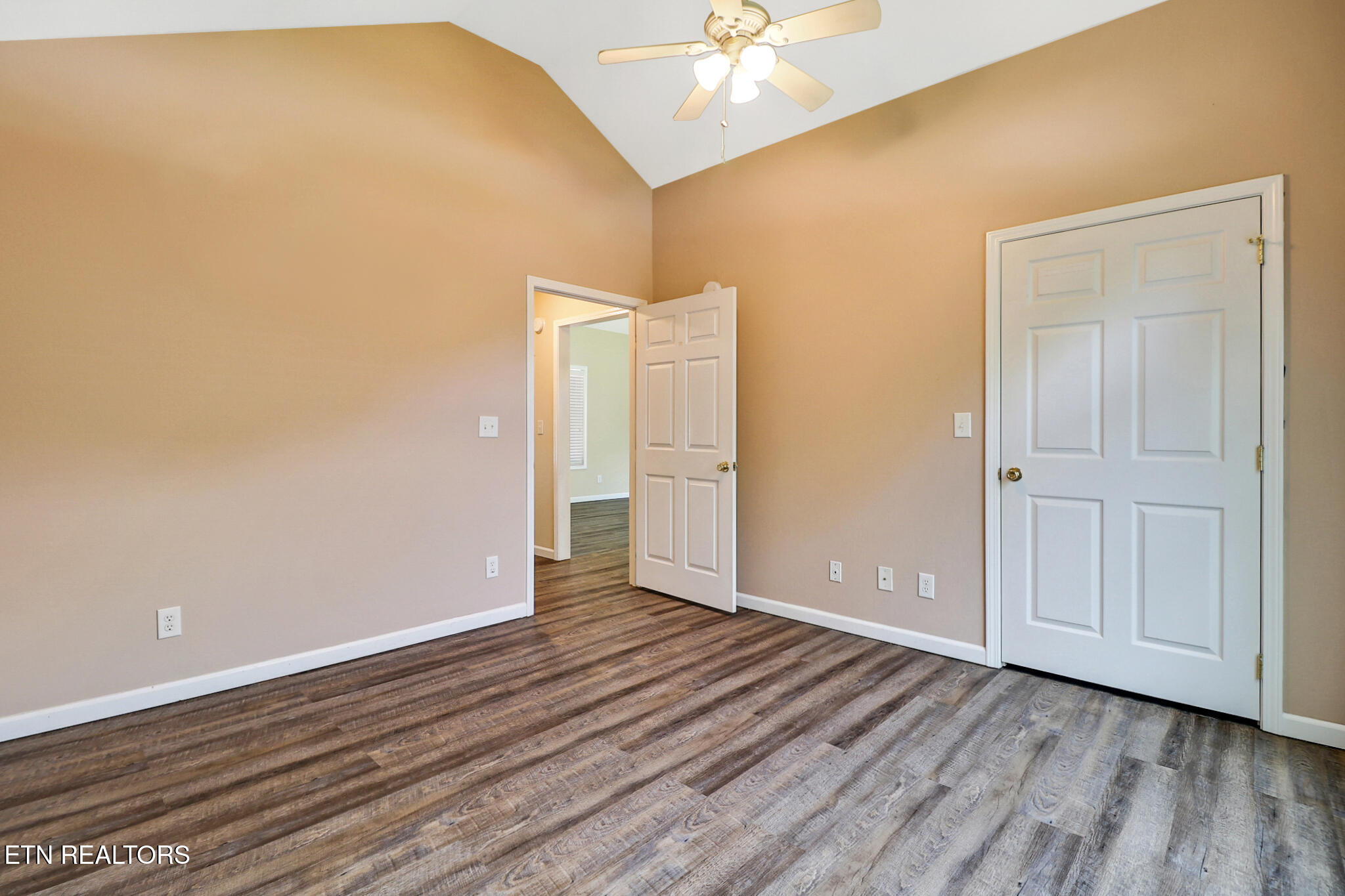 360 Swallows Crossing Grimsley TN 38565
