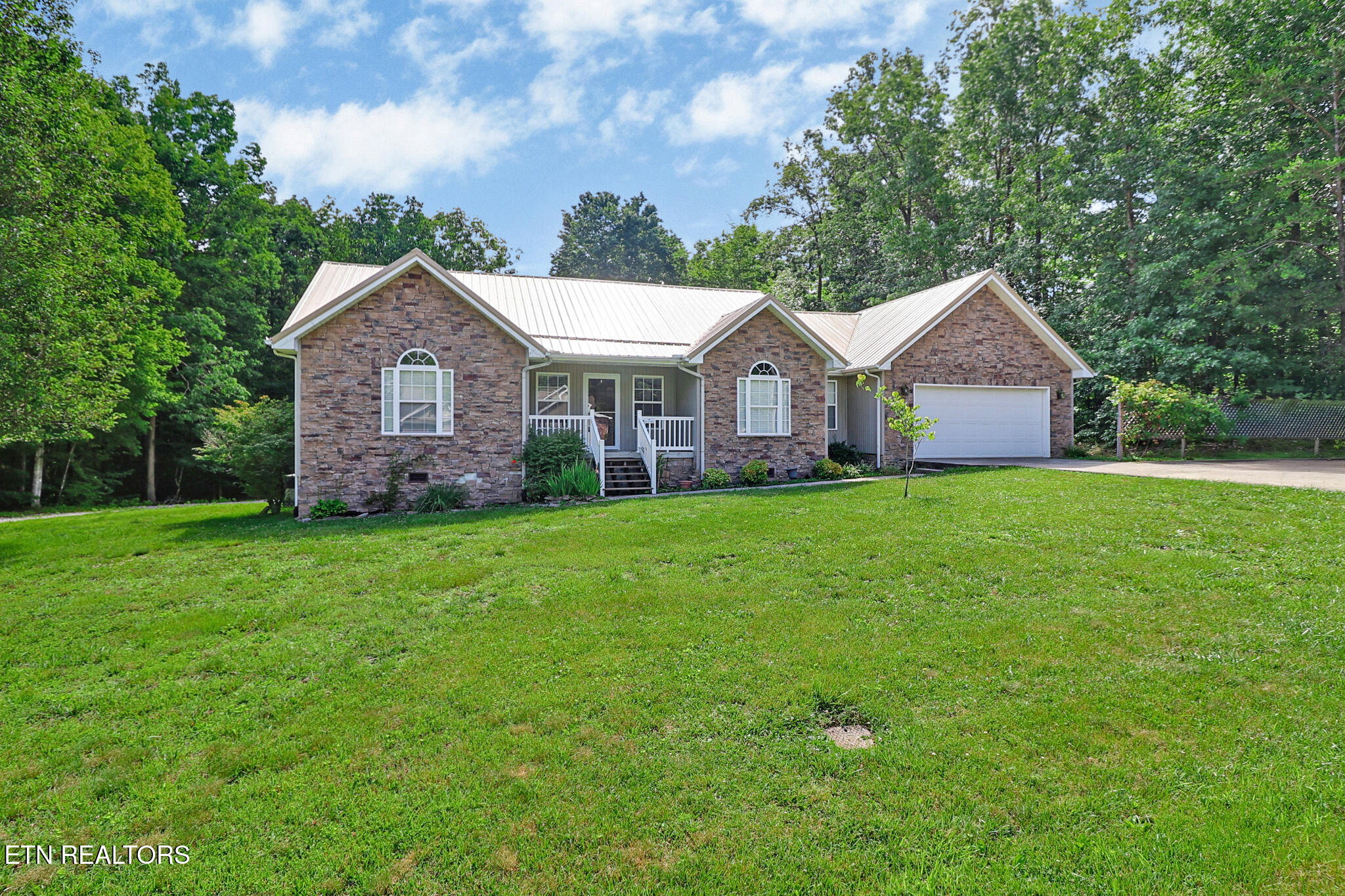 360 Swallows Crossing Grimsley TN 38565