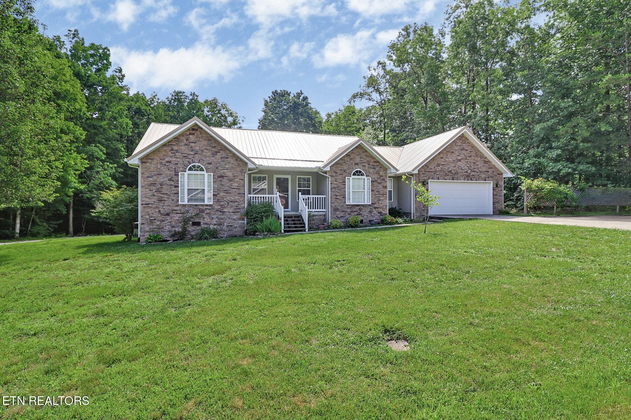 360 Swallows Crossing Grimsley TN 38565