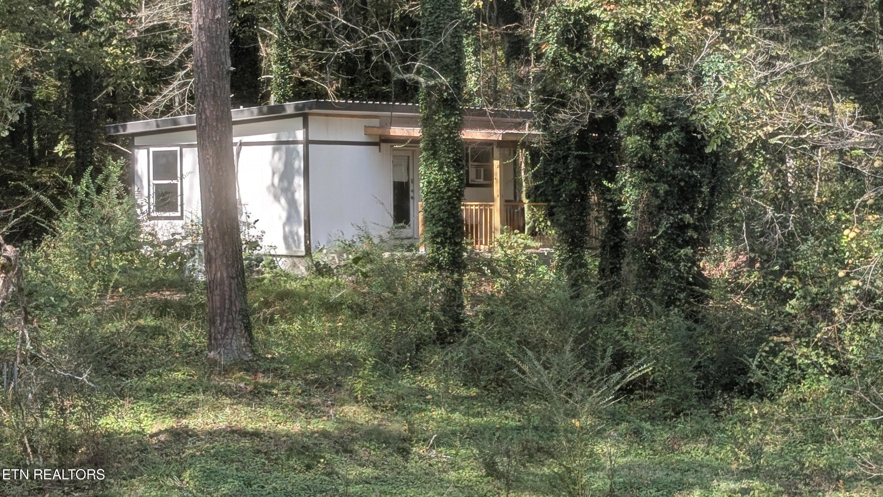 2710 Oak Ridge Oak Ridge TN 37830