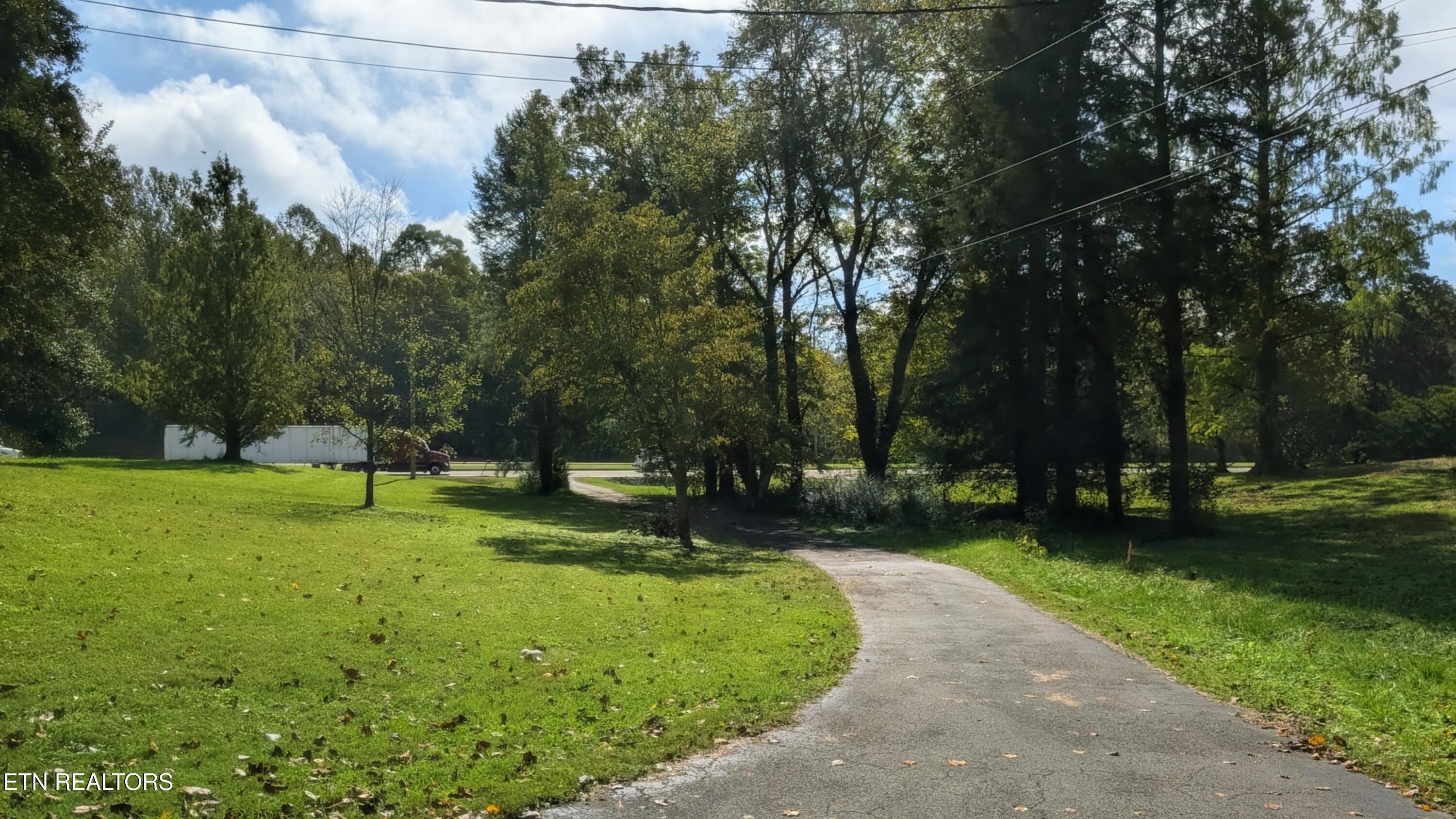 2710 Oak Ridge Oak Ridge TN 37830