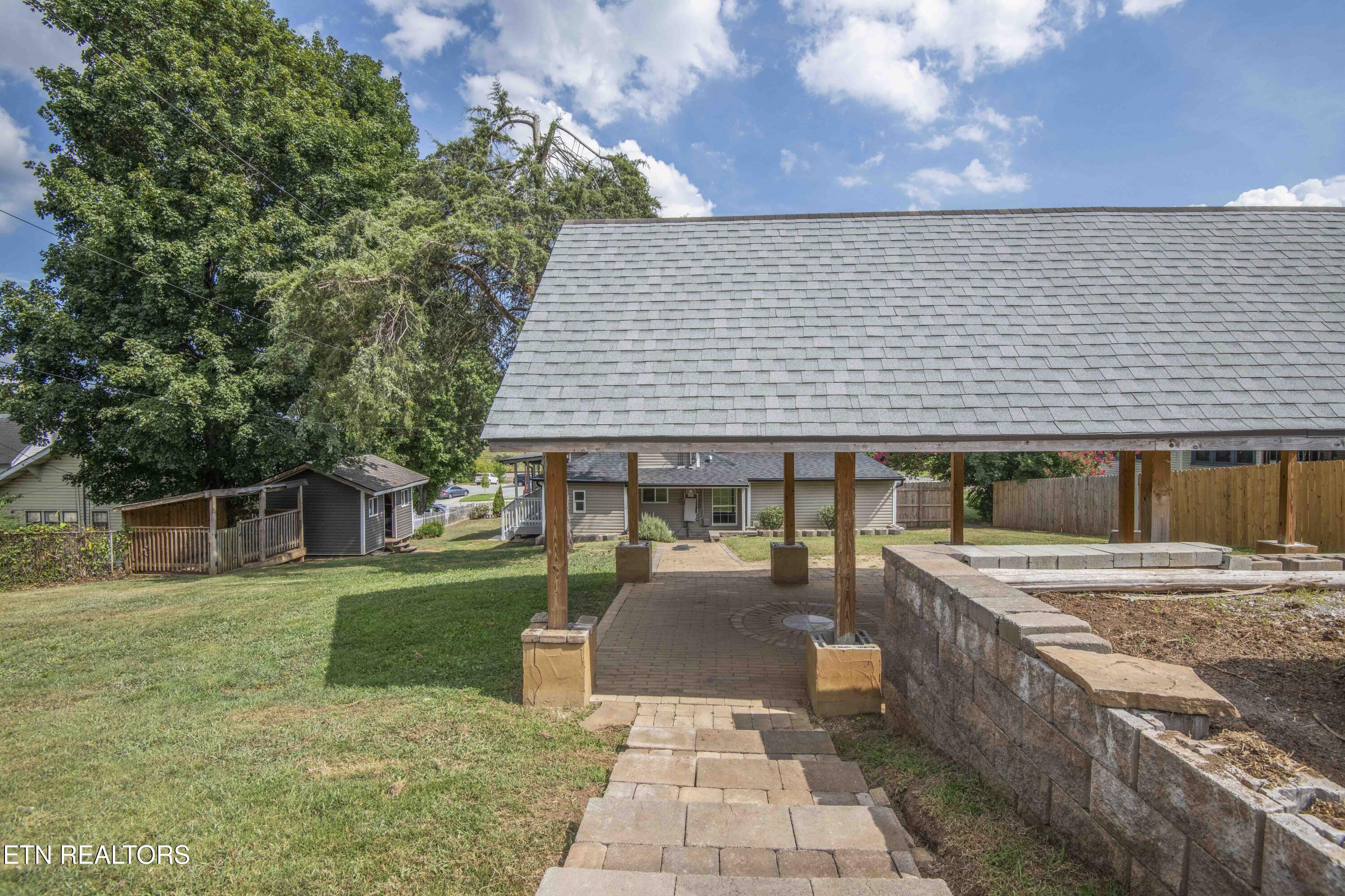 509 W Broadway Street Lenoir City TN 37771