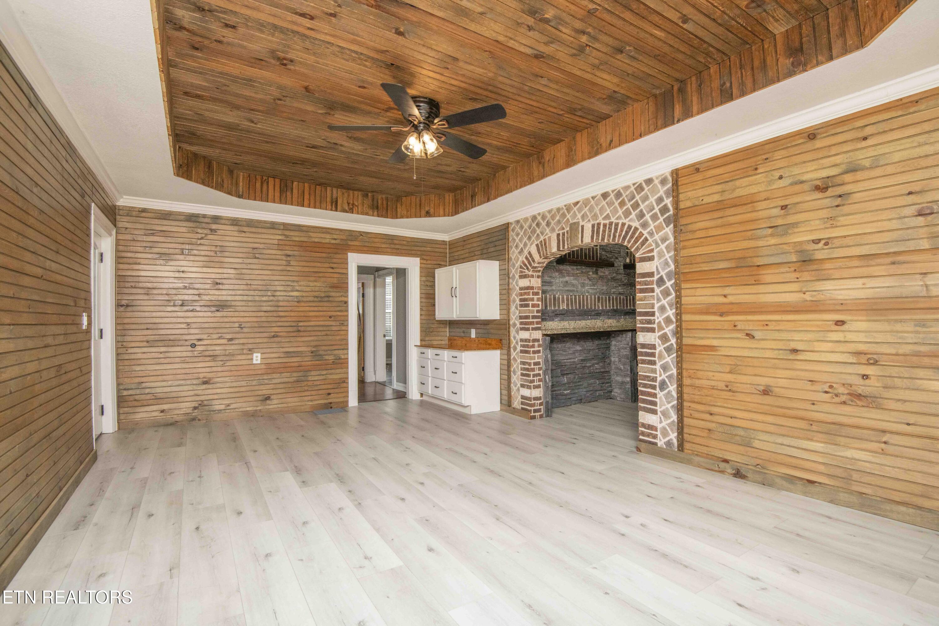 509 W Broadway Street Lenoir City TN 37771