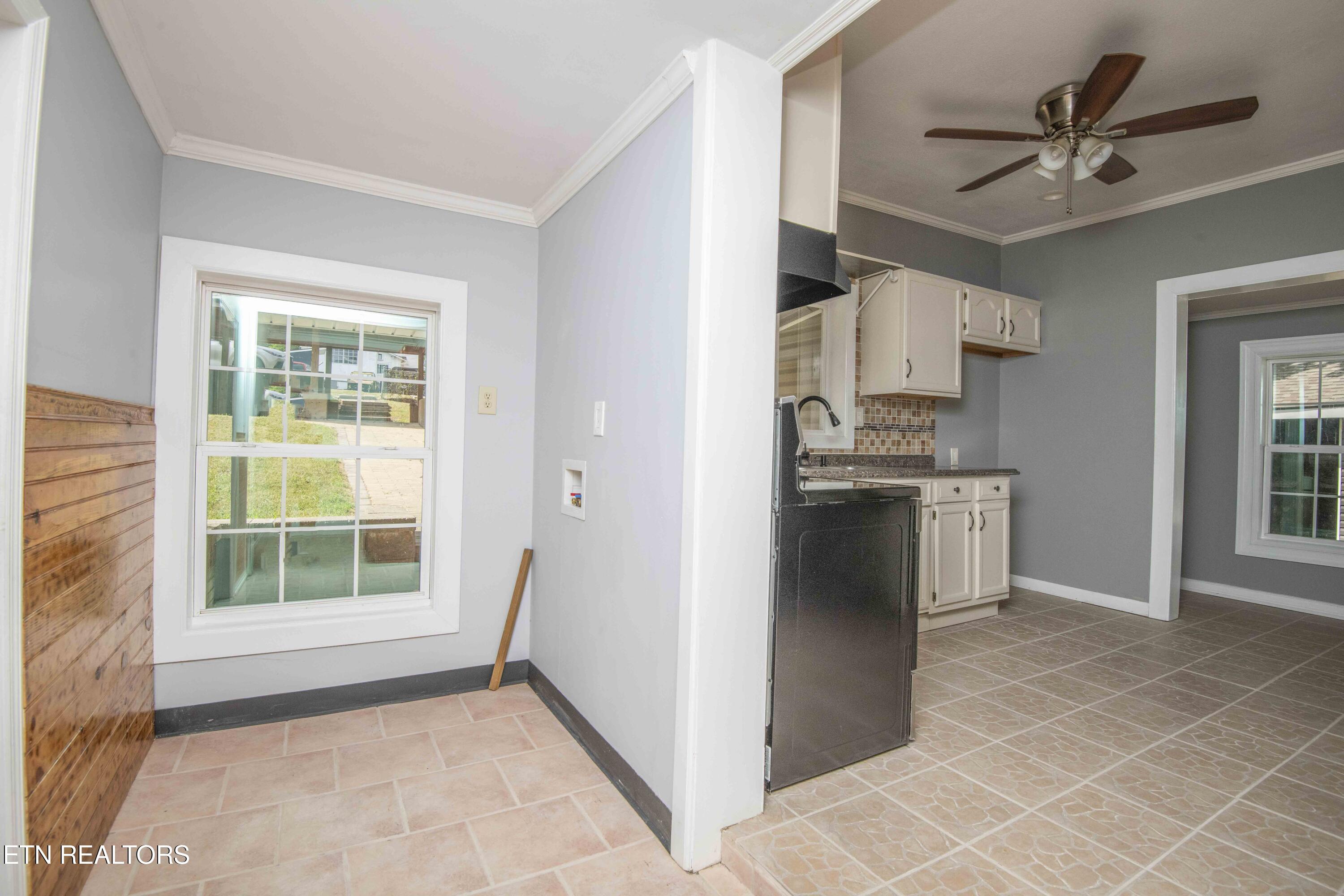 509 W Broadway Street Lenoir City TN 37771