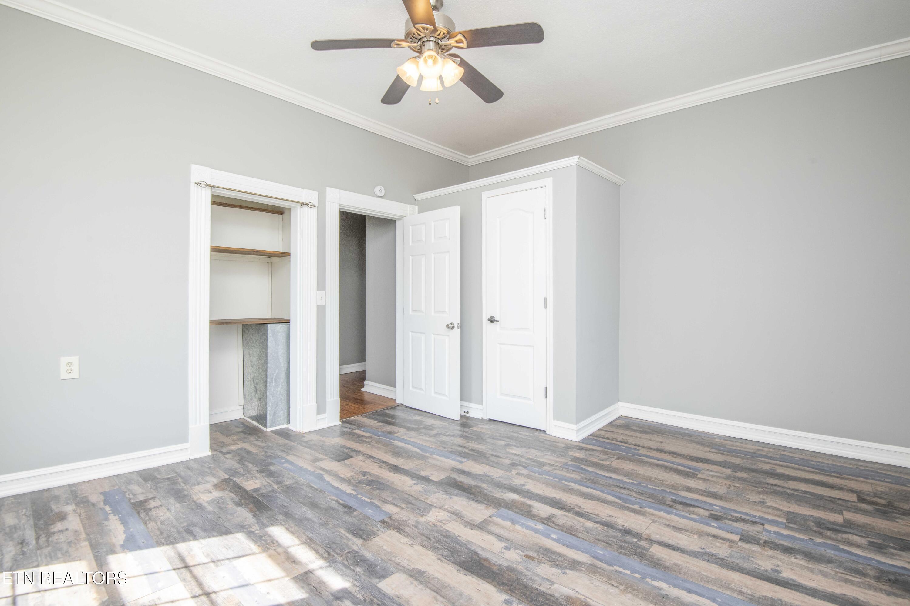 509 W Broadway Street Lenoir City TN 37771