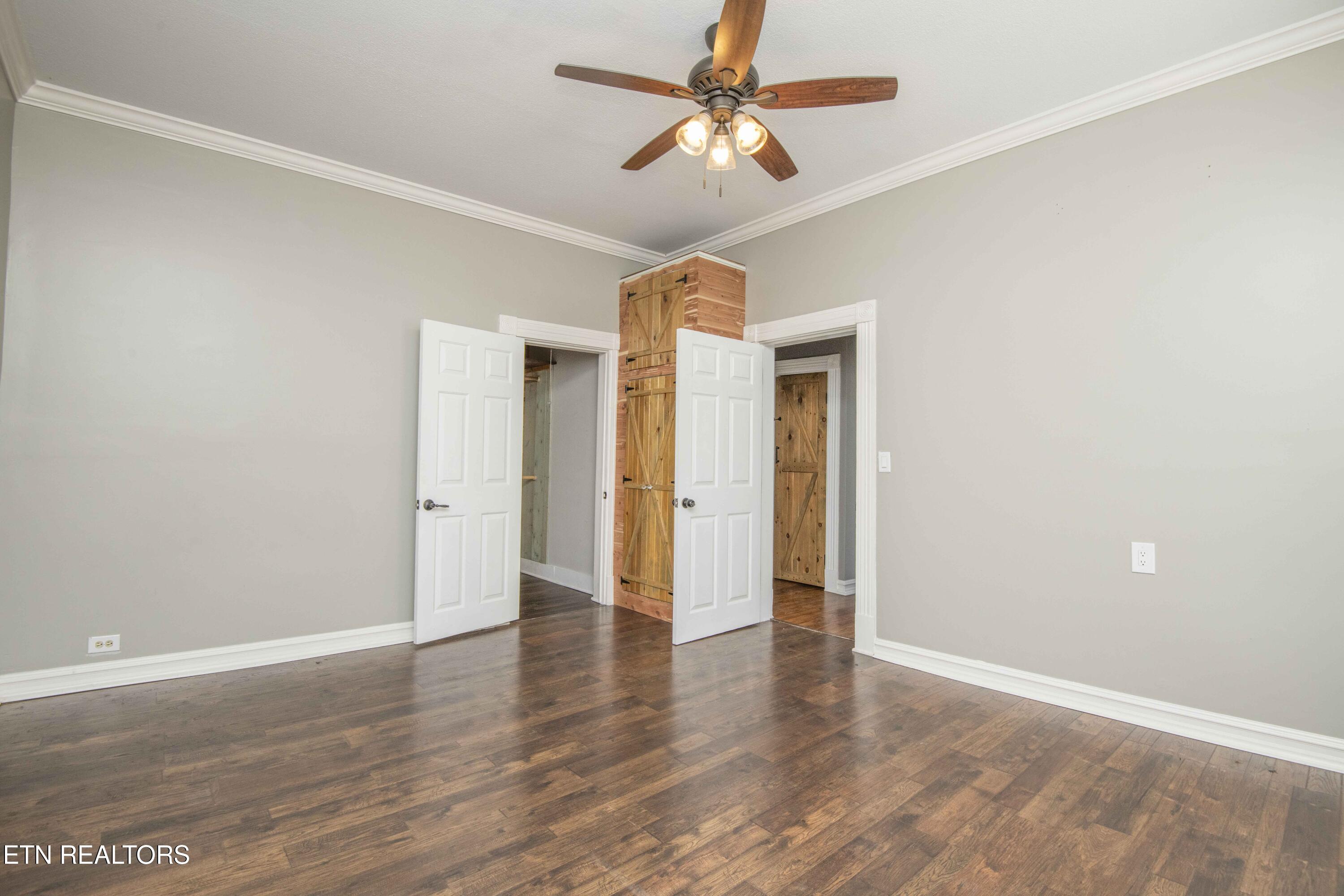 509 W Broadway Street Lenoir City TN 37771