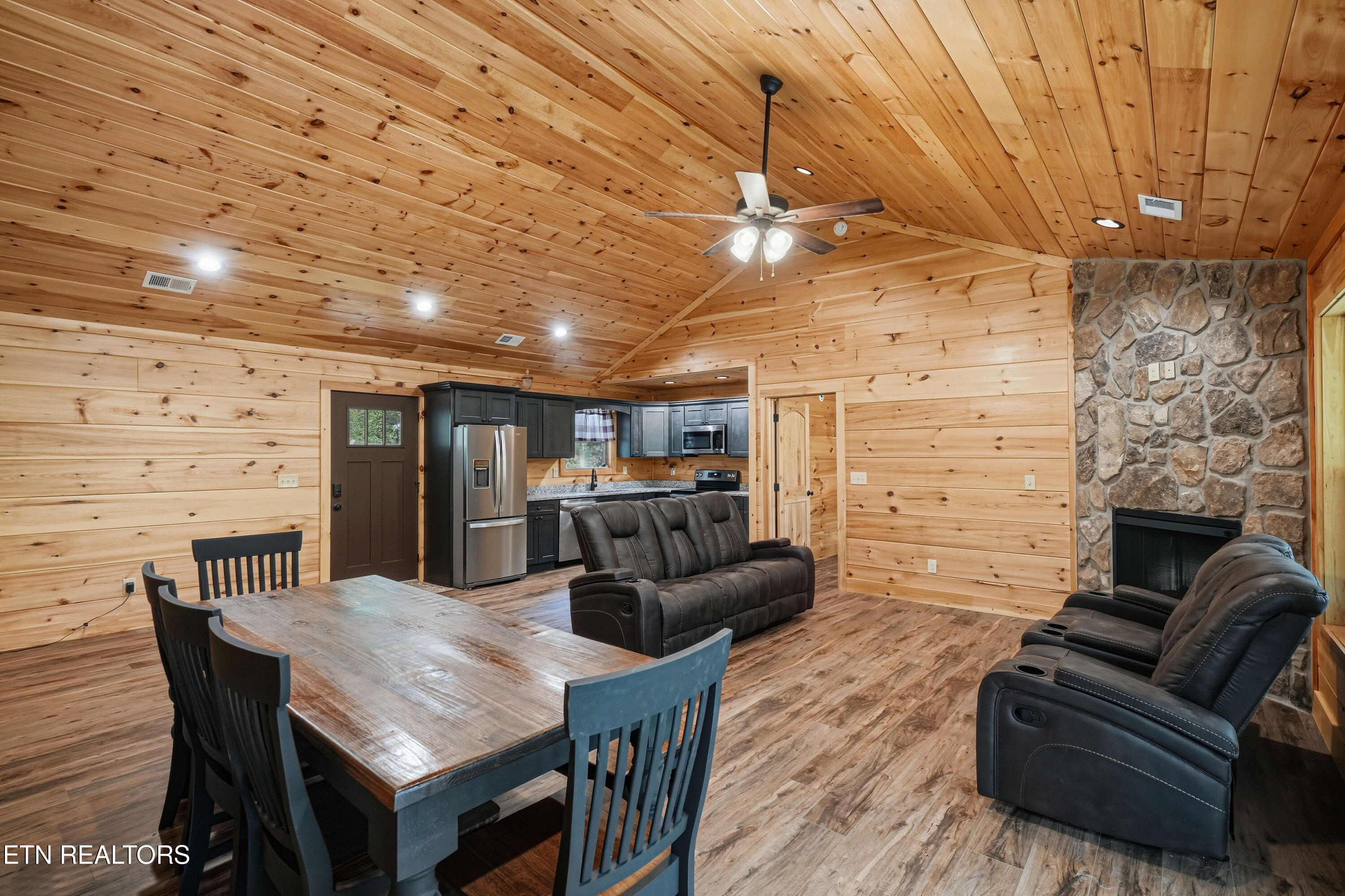 4923 Cote Way Cosby TN 37722