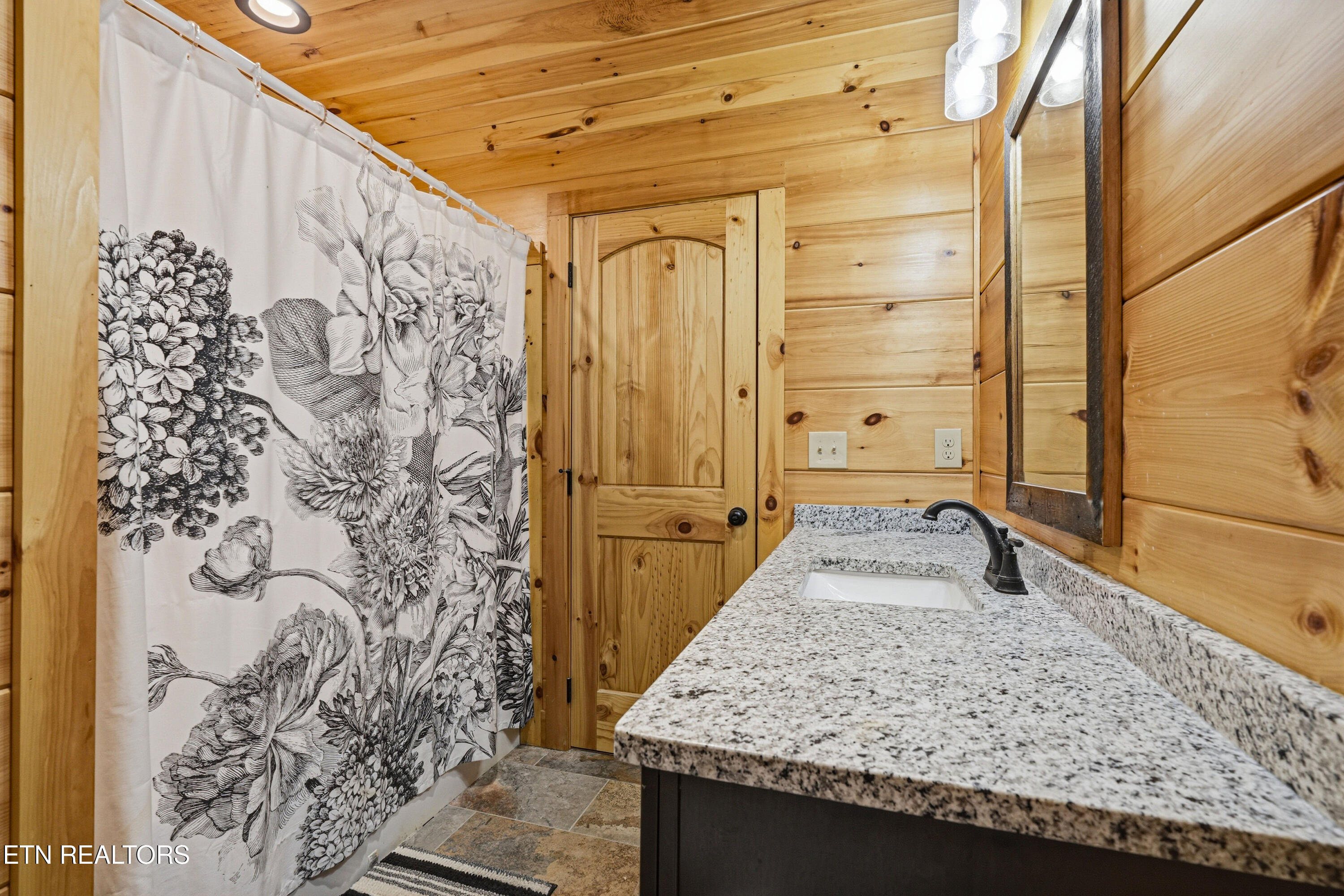 4923 Cote Way Cosby TN 37722