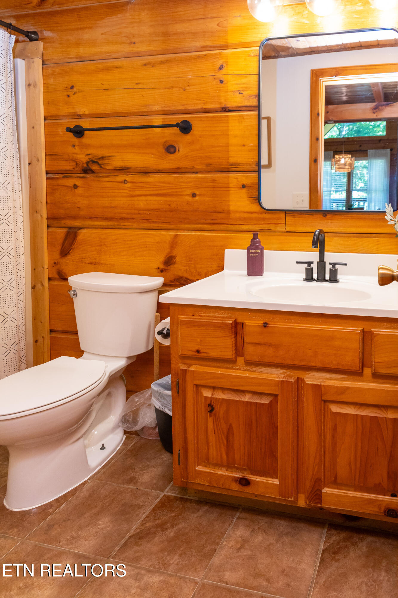 3653 Country Pines Way Sevierville TN 37876