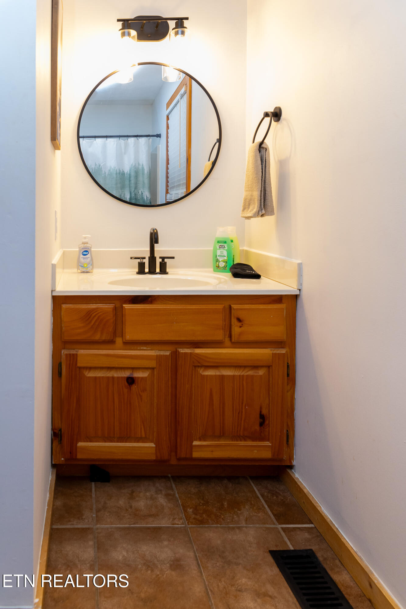 3653 Country Pines Way Sevierville TN 37876