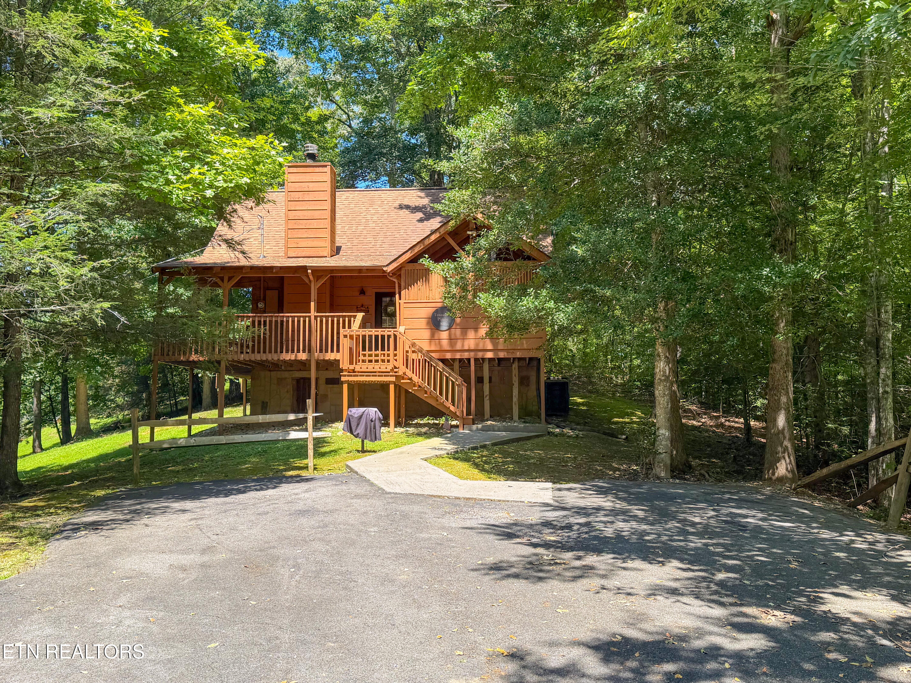 3653 Country Pines Way Sevierville TN 37876