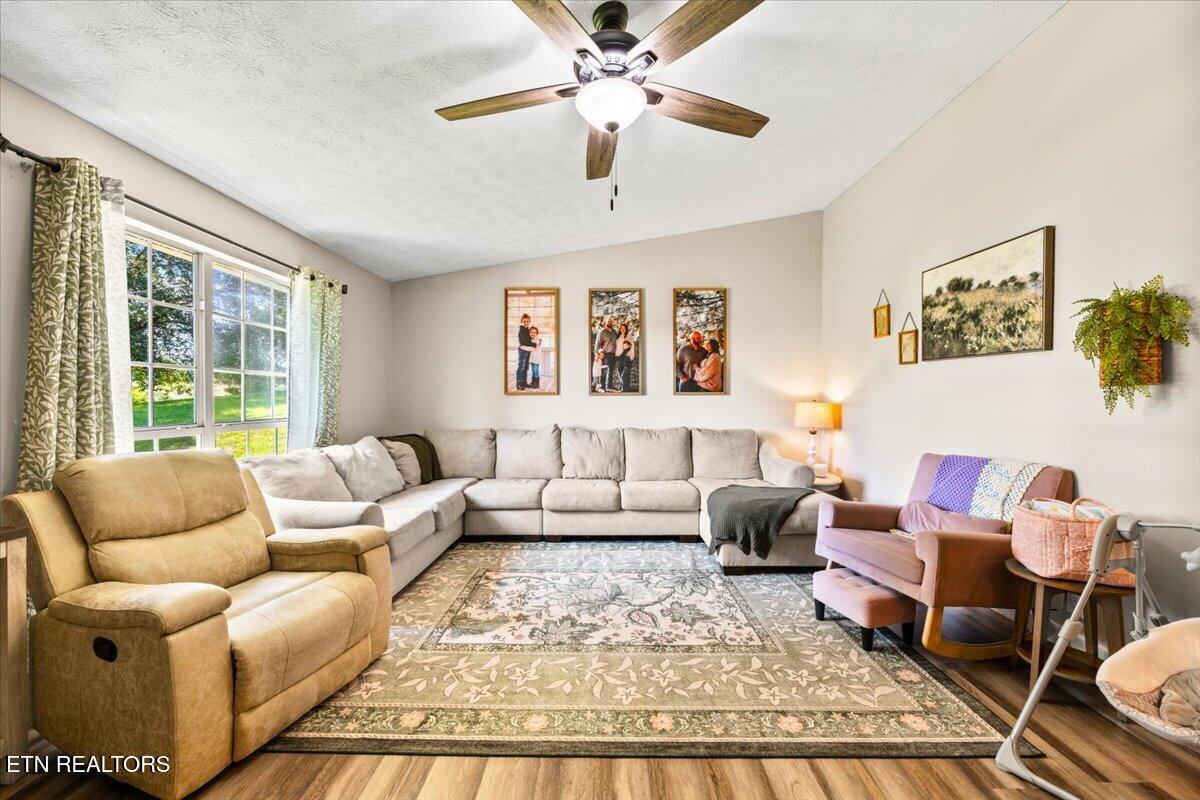 136 Grace Circle Clinton TN 37716