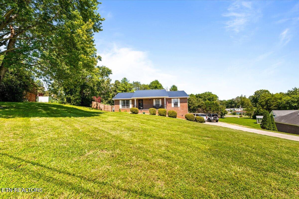 136 Grace Circle Clinton TN 37716