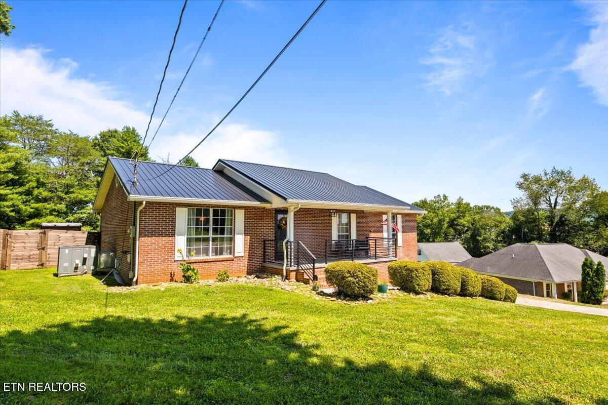 136 Grace Circle Clinton TN 37716