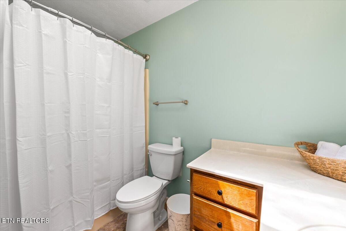136 Grace Circle Clinton TN 37716