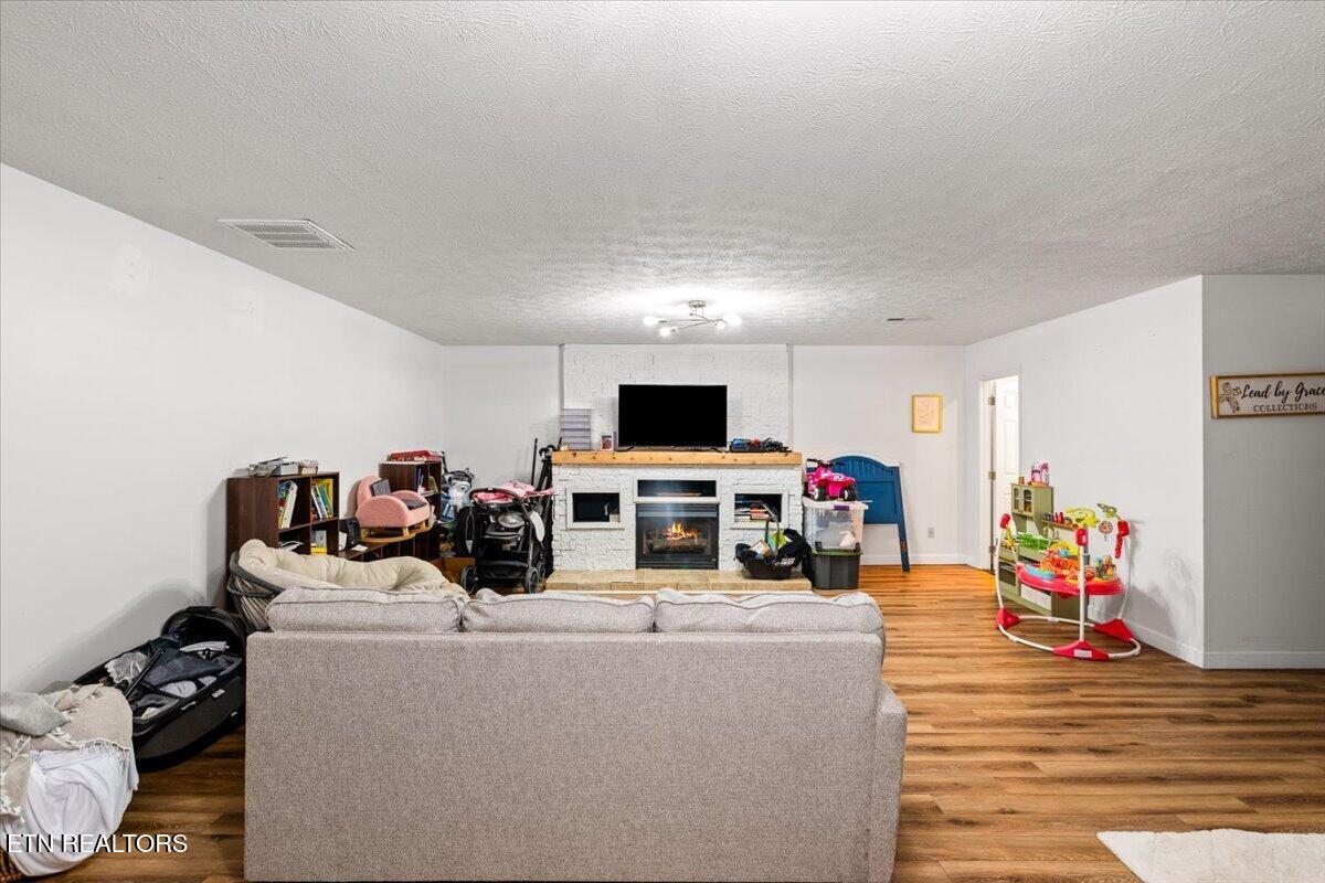 136 Grace Circle Clinton TN 37716