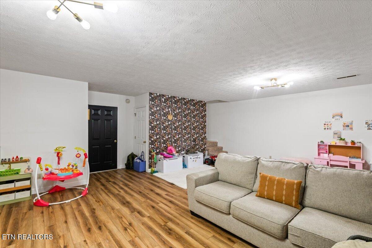 136 Grace Circle Clinton TN 37716
