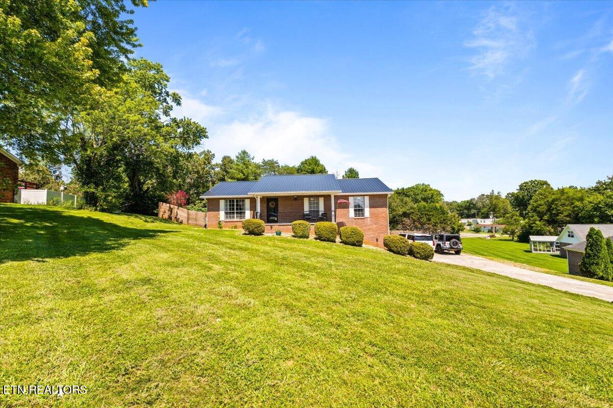 136 Grace Circle Clinton TN 37716