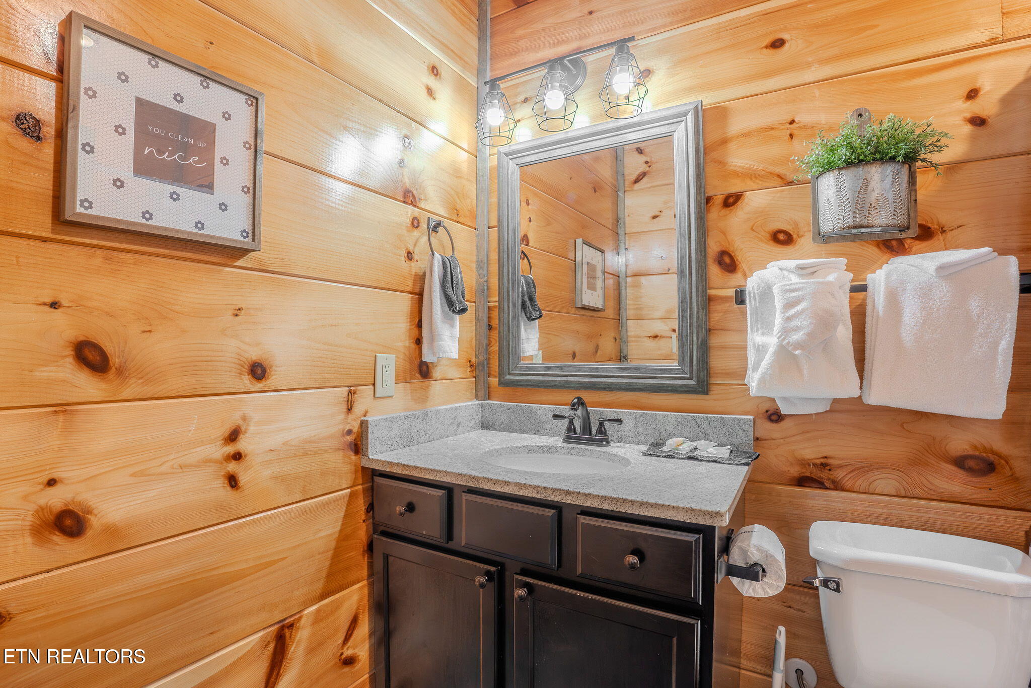 2043 Eagle Feather Drive Sevierville TN 37876