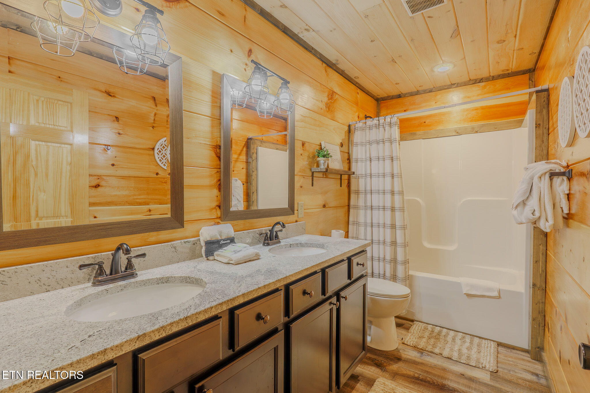 2043 Eagle Feather Drive Sevierville TN 37876
