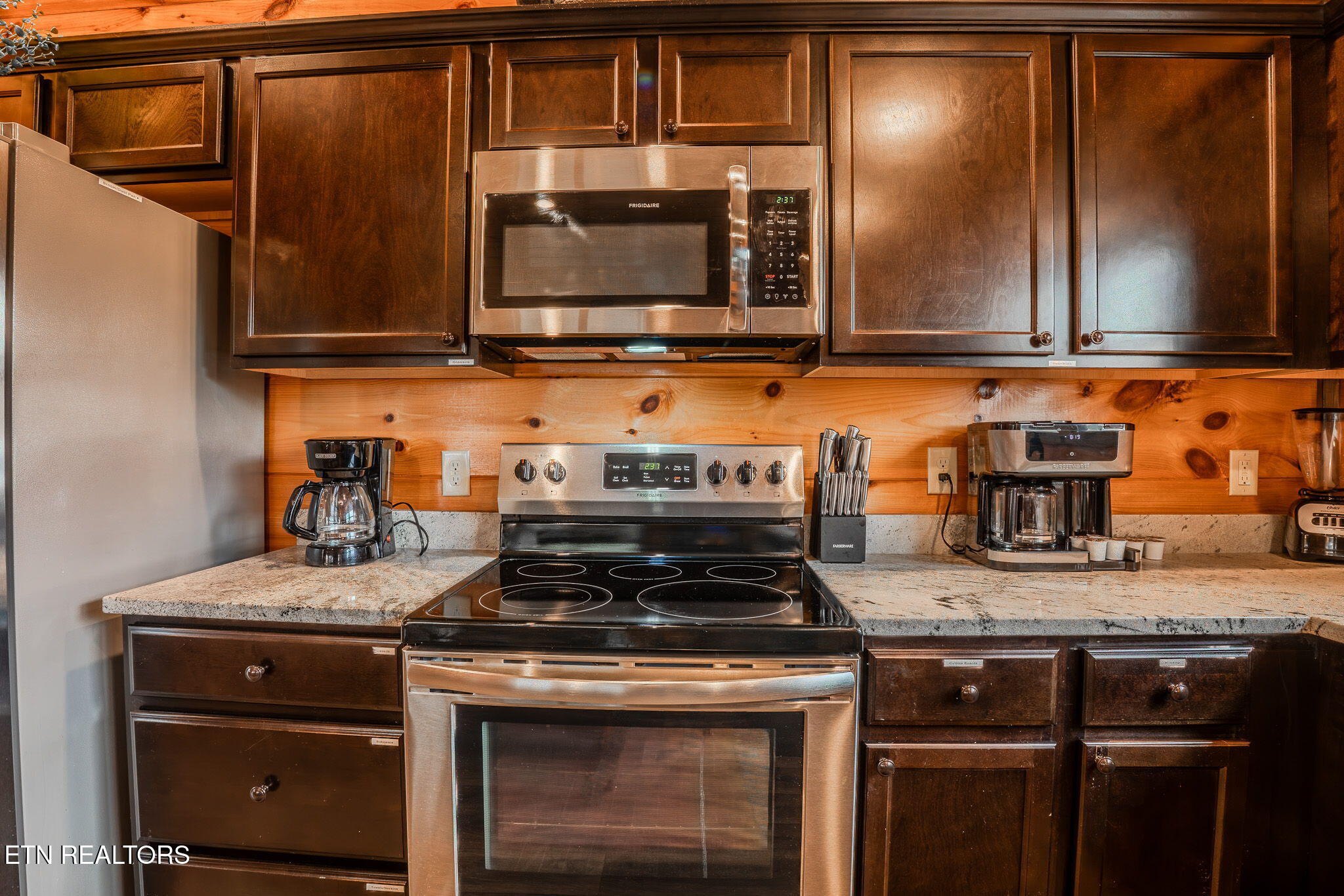 2043 Eagle Feather Drive Sevierville TN 37876