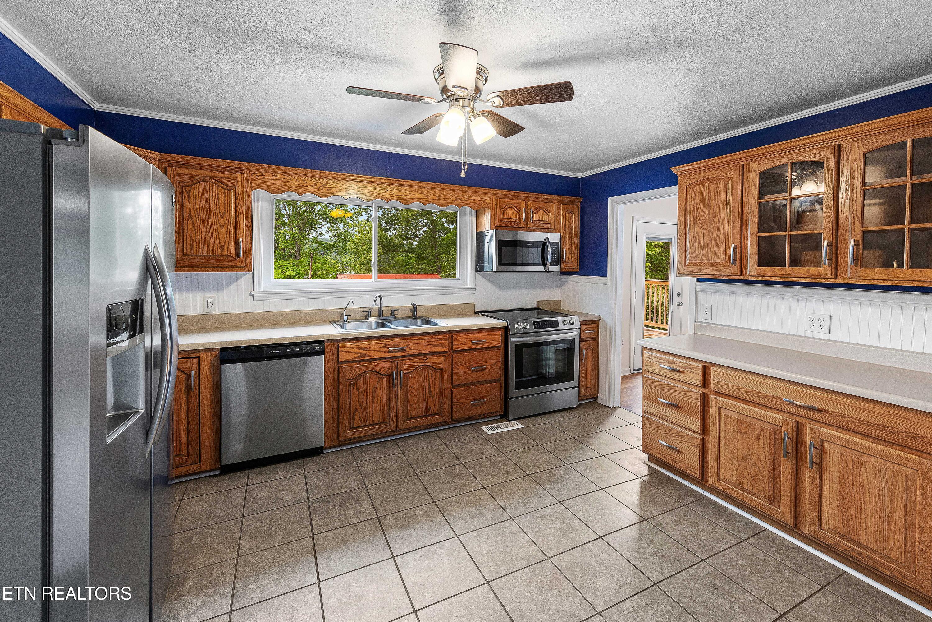 812 Brown Avenue Kingston TN 37763