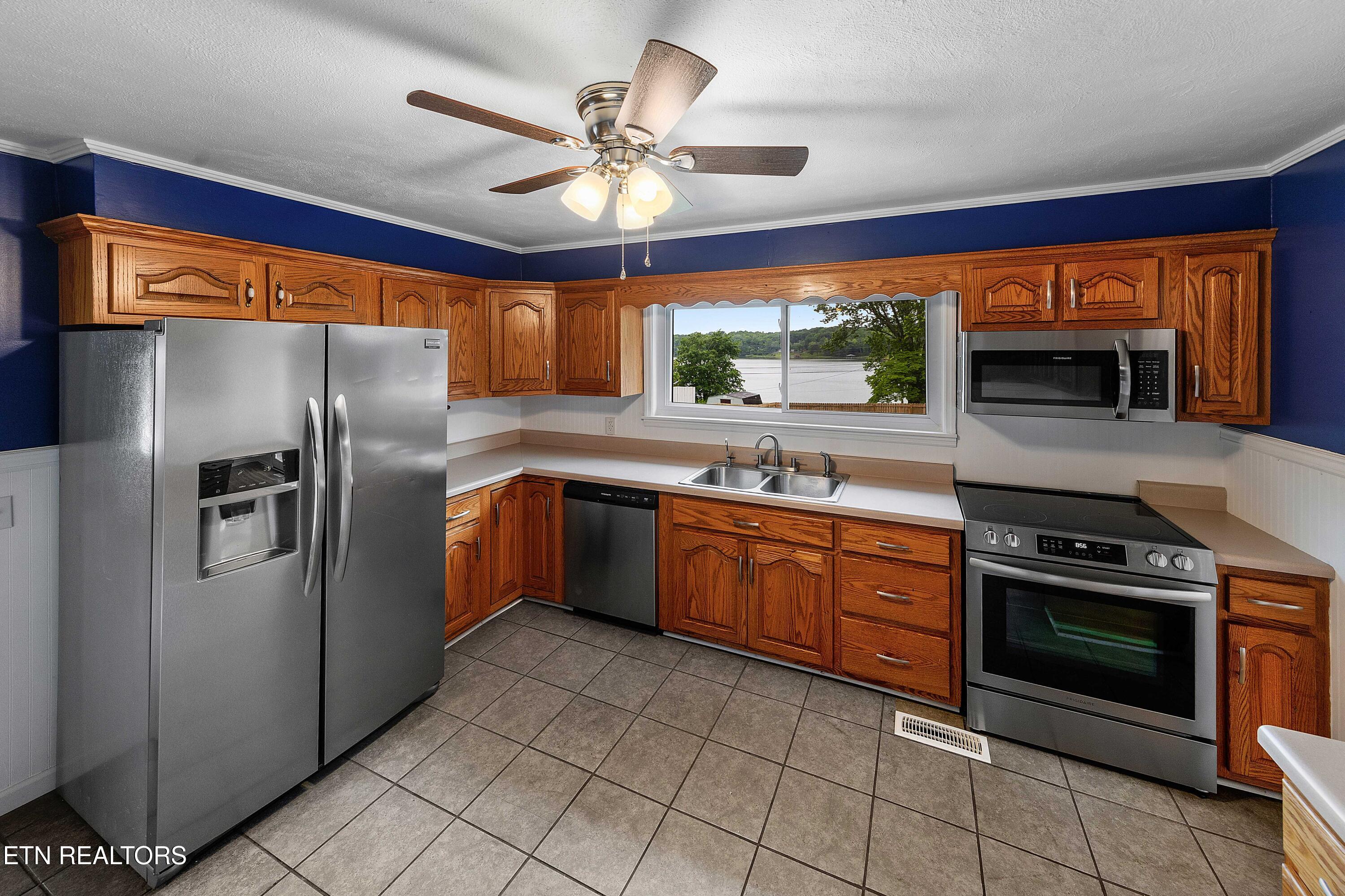 812 Brown Avenue Kingston TN 37763