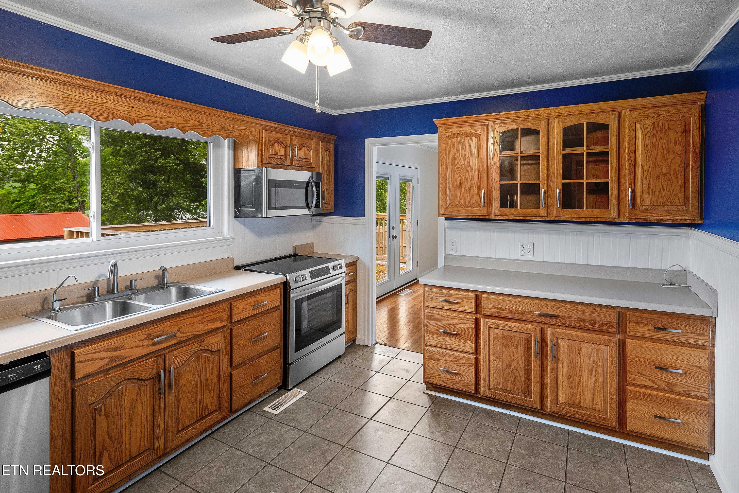 812 Brown Avenue Kingston TN 37763