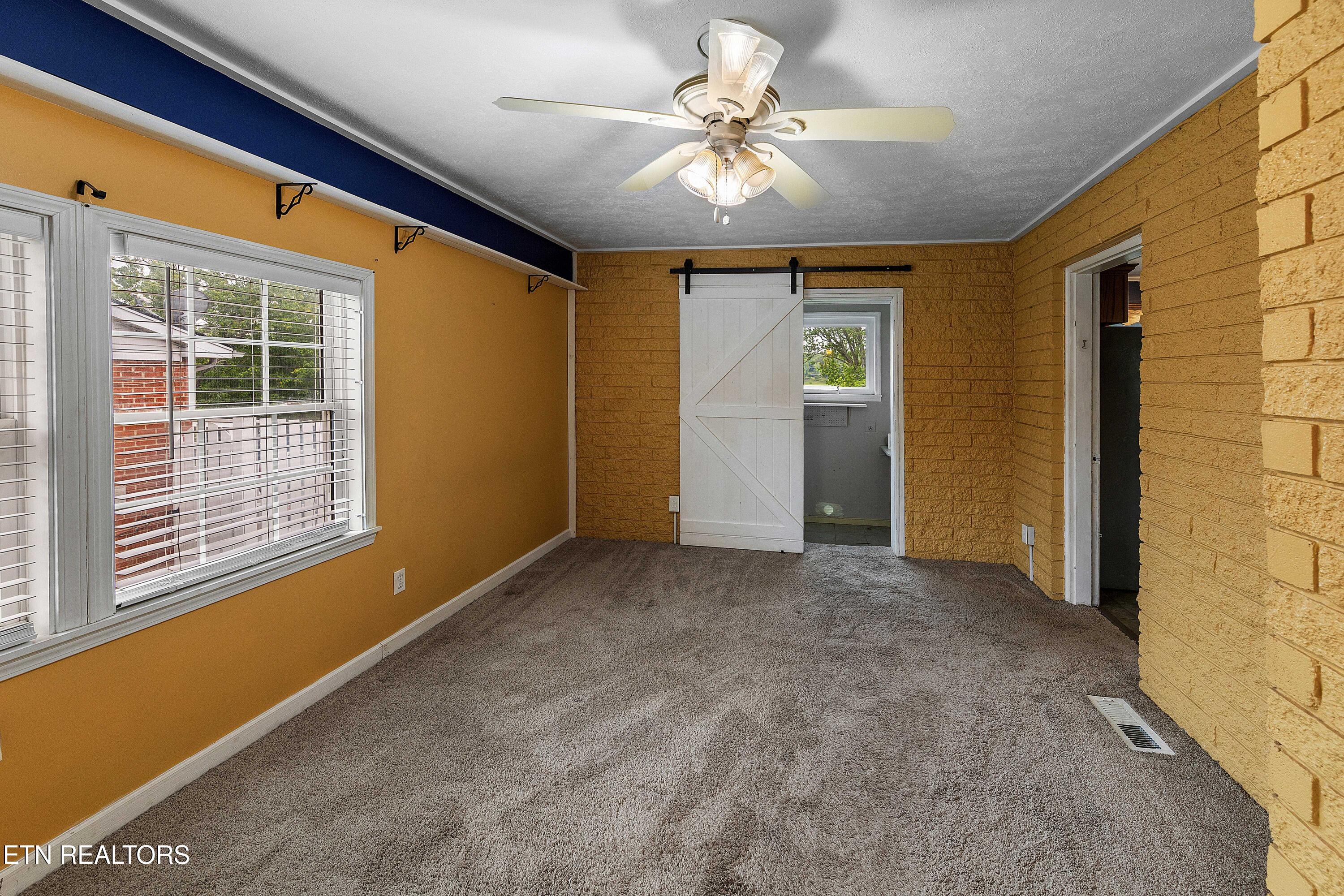 812 Brown Avenue Kingston TN 37763